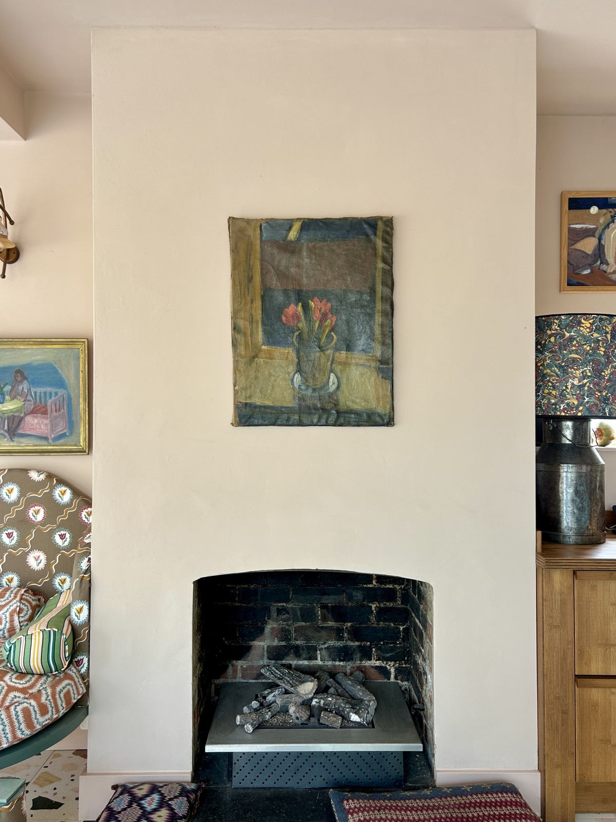 Abstract Oil On Canvas Of Amaryllis. Muted Brown Tones, Naively Pinned To Vintage Frame. photo vinterior