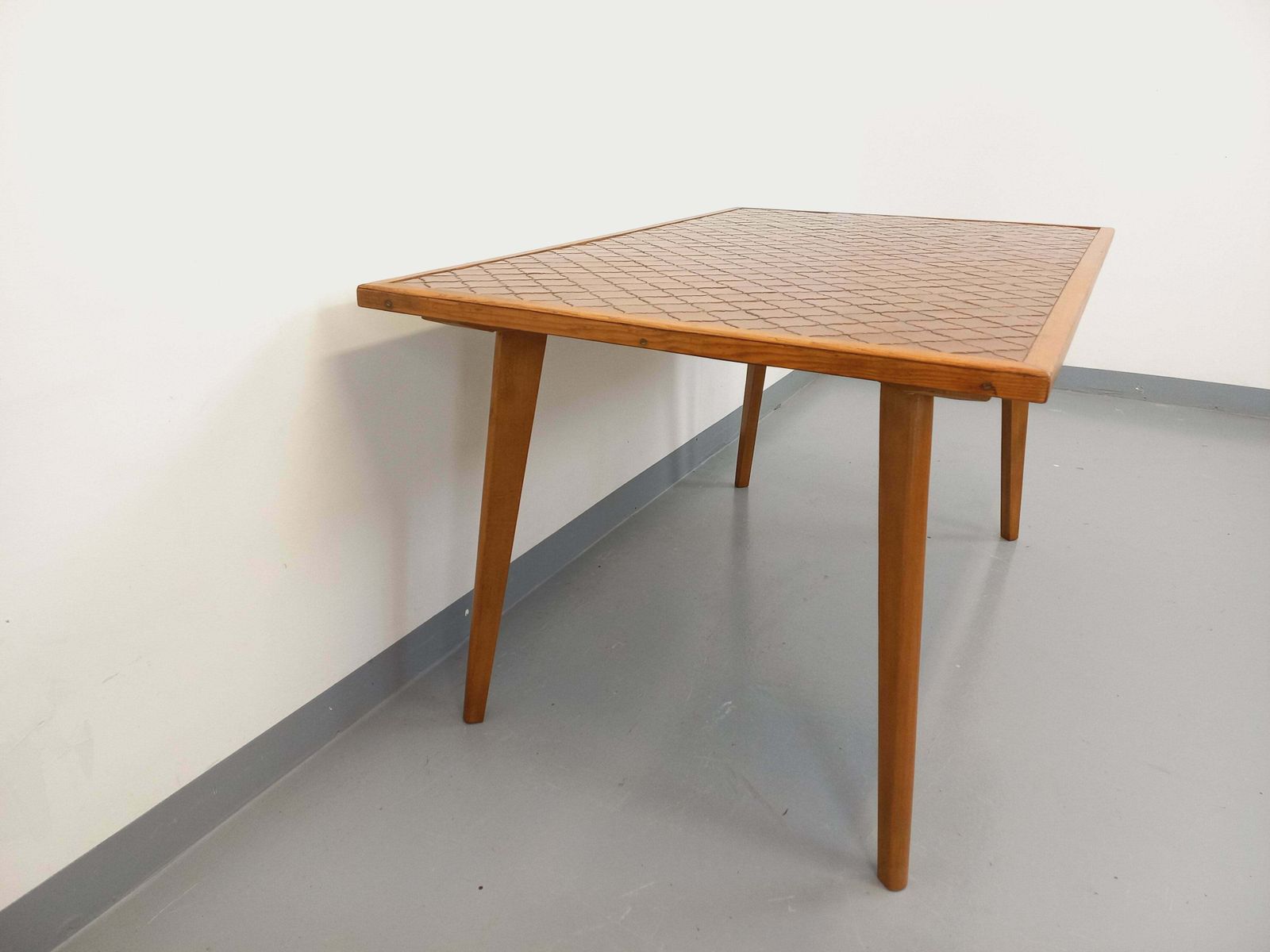 Table rectangulaire en bois et céramique photo furniture
