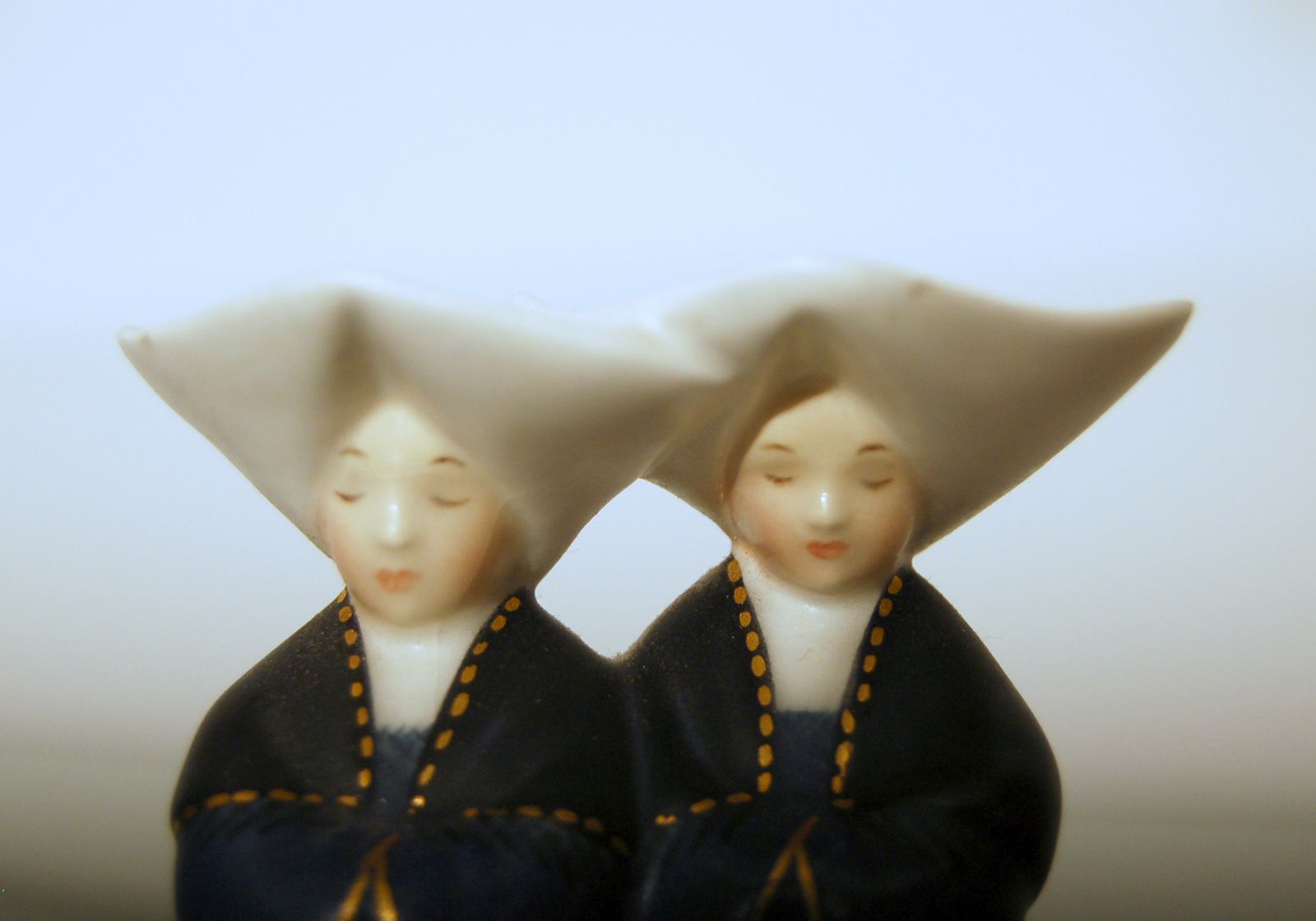 Set Of Three Ceramics Lenci Turin   Mod. " Monachelle " photo vinterior