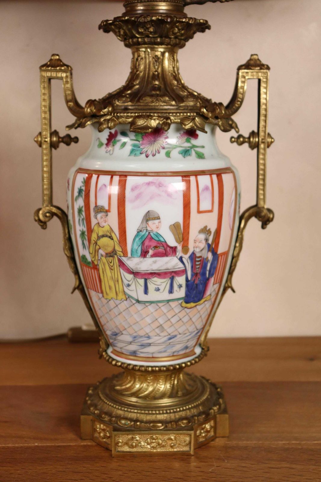 A Nice Pair Of Late 19th Century Gilt Bronze Mounted Chinese Canton Famille Rose Porcelain Vase Table Lamps, Gilt Bronze Mounts (St.189) photo buy