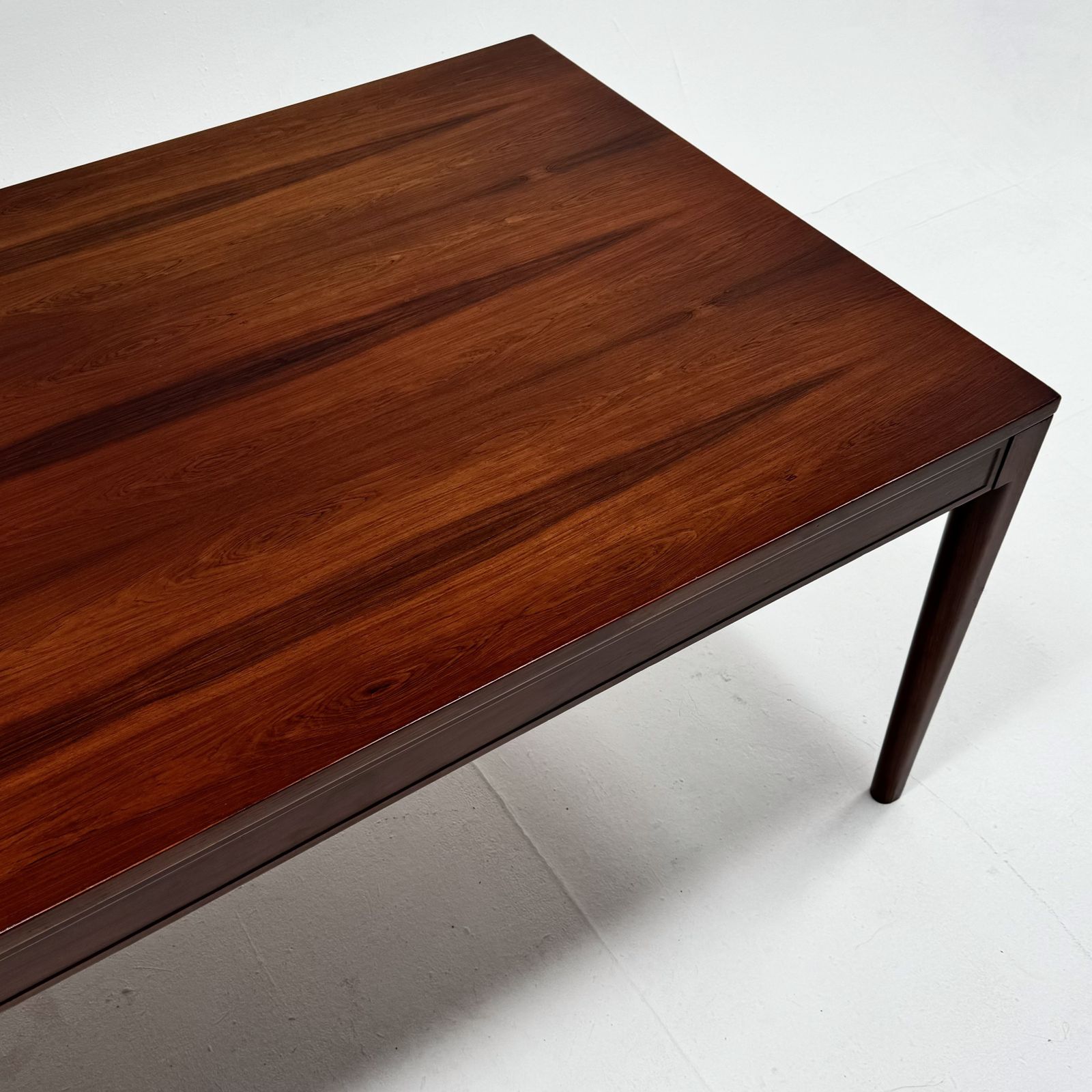 A Large Rosewood Finn Juhl  Table For France & Son photo Furniture