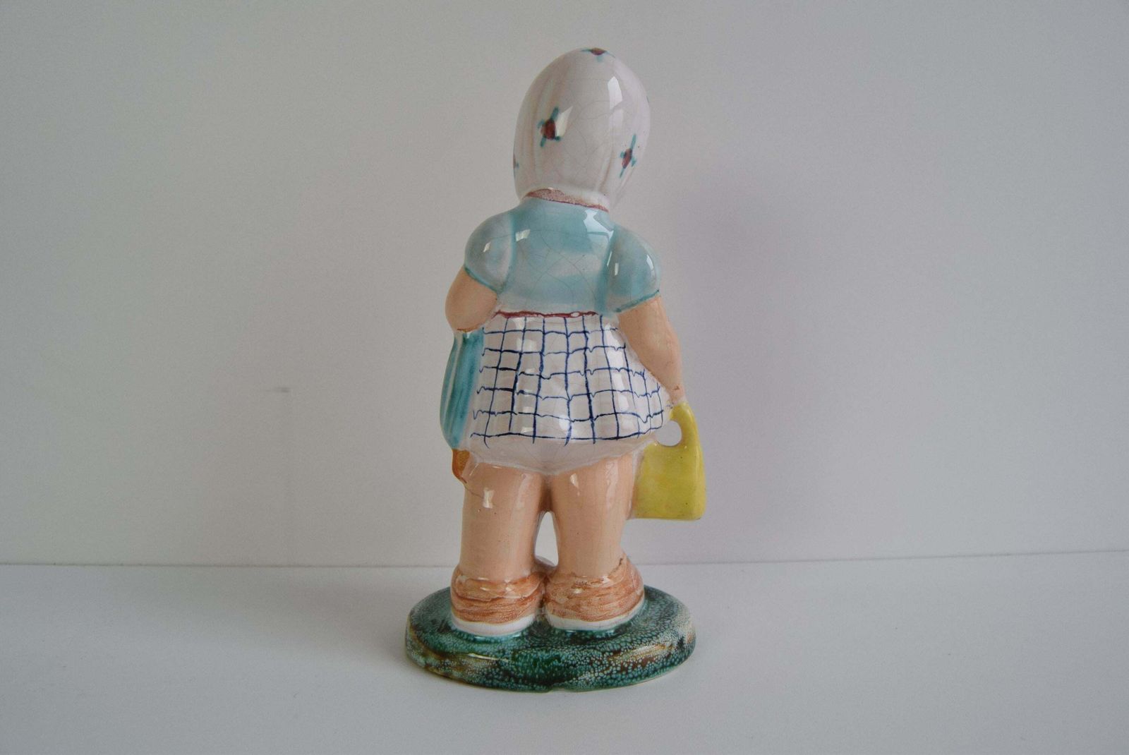 Art Deco Ceramic Figurine Of A Girl With A Handbag, Circa 1940 photo vinterior