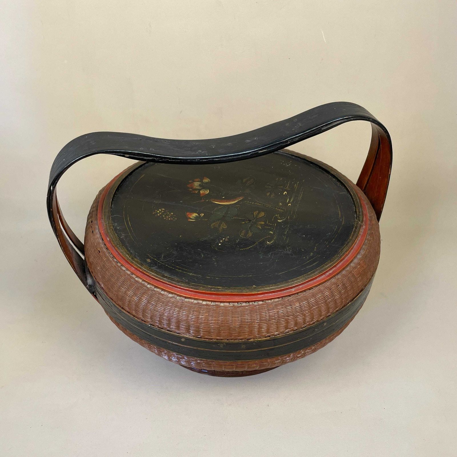 Chinese Vintage Round Basket Woven Wicker Red Black Antique Storage Farmhouse Cottage Decor Antique Handle Bamboo Wood Lidded Lid Oriental photo furniture