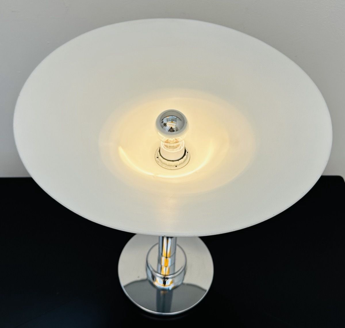 photo furniture 1970s Italian Conical Uplighter Table Lamp