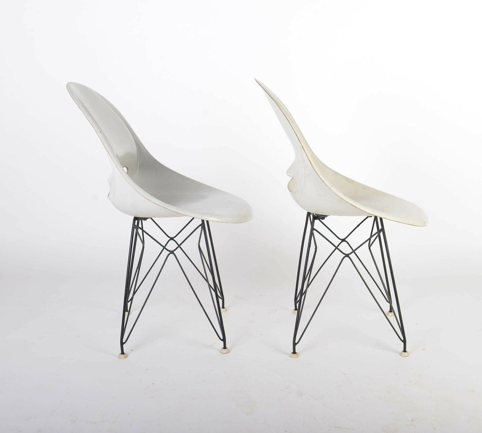 Mid Century Fiberglass Chair And Table Set, 1960s – Designed By Miroslav Navrátil photo vinterior