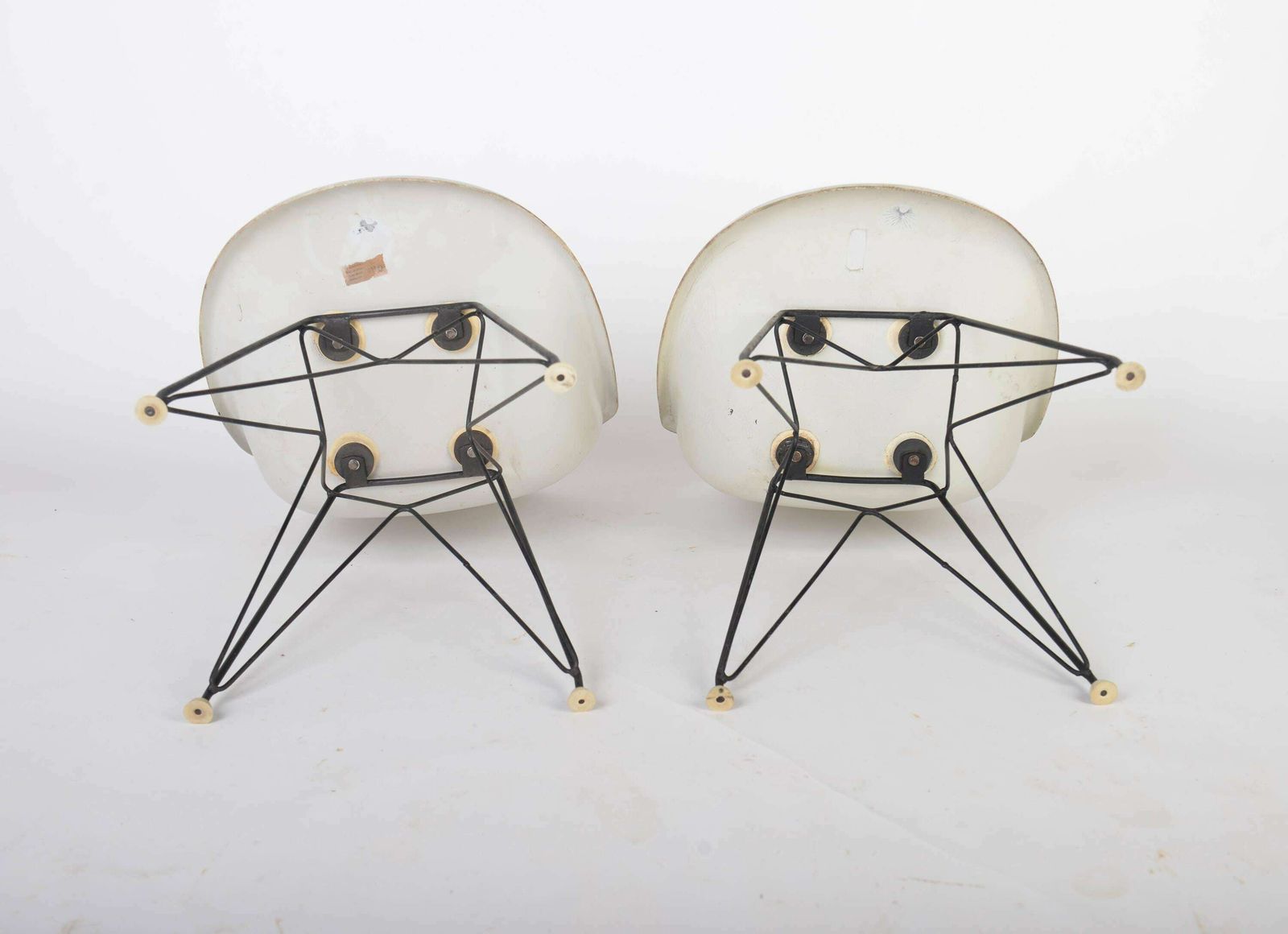 Mid Century Fiberglass Chair And Table Set, 1960s – Designed By Miroslav Navrátil photo buy