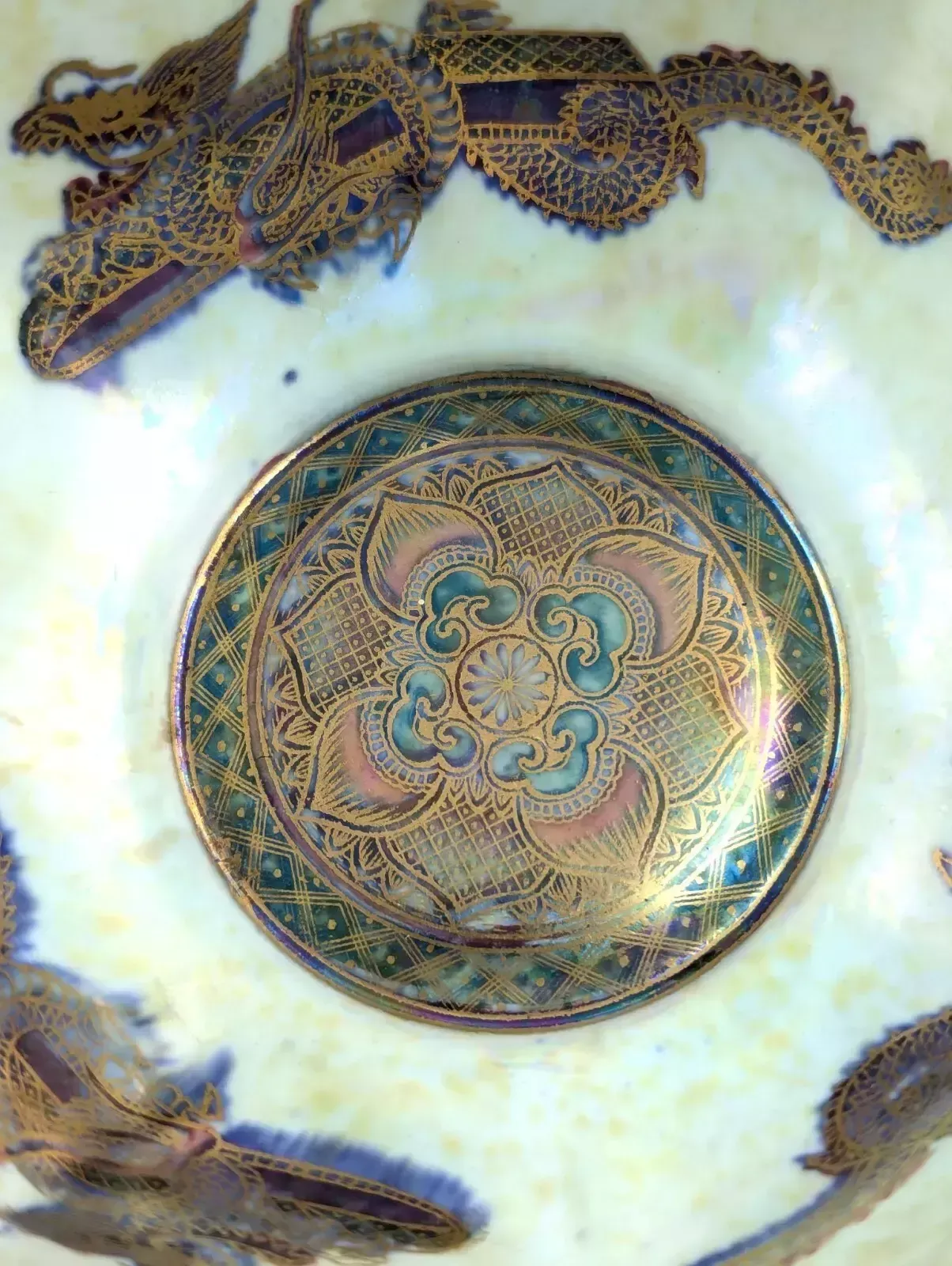 photo furniture Daisy Makeig – Jones, Fairyland Dragon Lustre Bowl, Wedgwood, C.1915