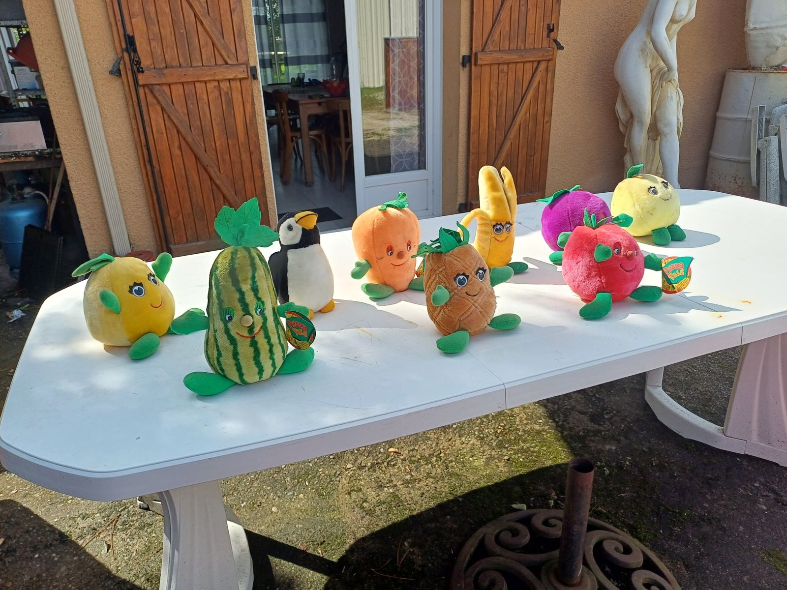 9 Vintage Pizza Pals Plush Toys