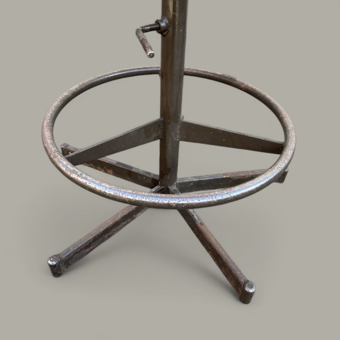 Rare Mid Century Roc Industrial Swivel Stool (1950s–70s), Adjustable Height photo vinterior