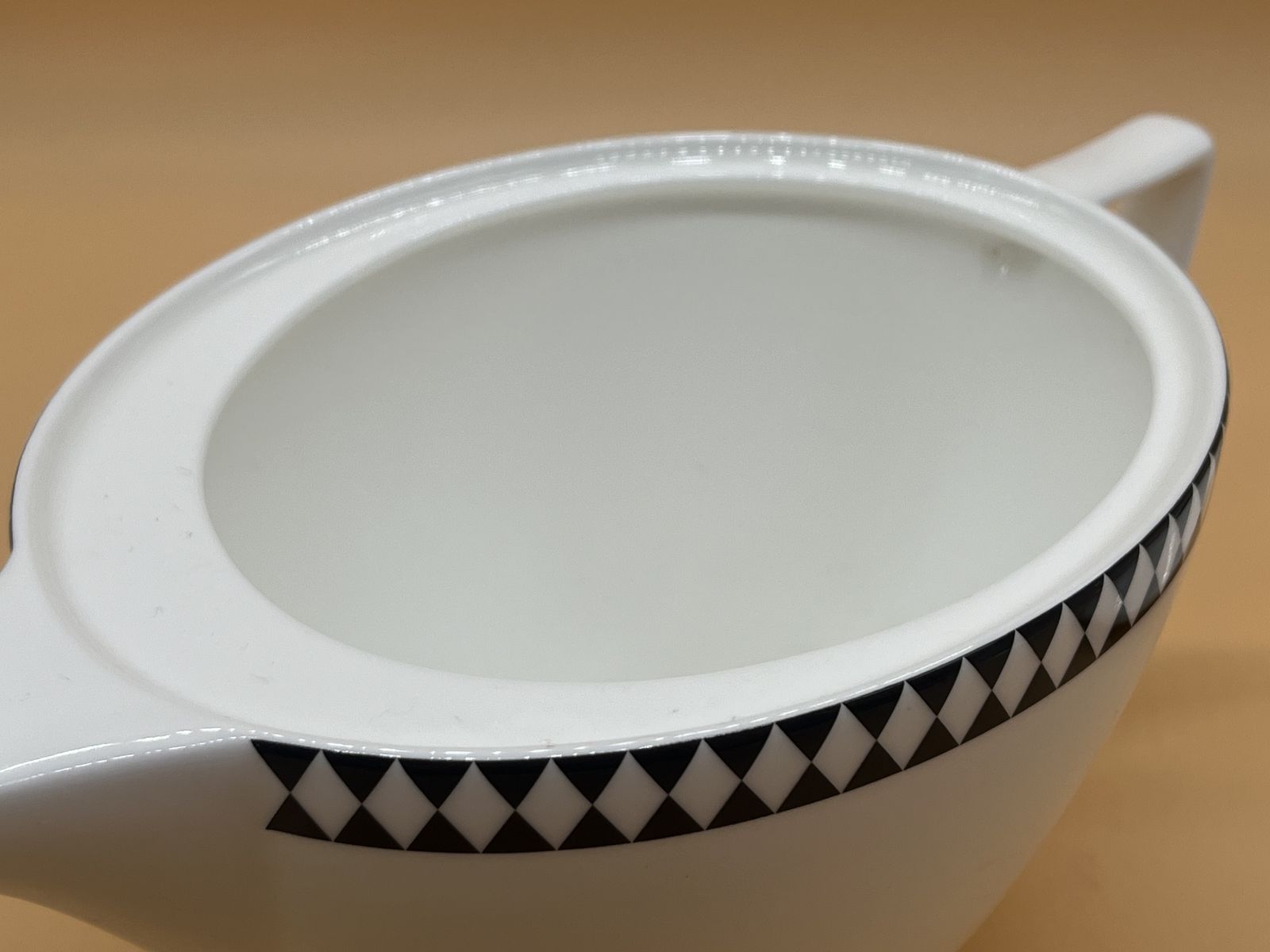 Jasper Conran For Wedgwood China Mosaic Design 2 Pint Capacity Tea Pot. photo 325.0