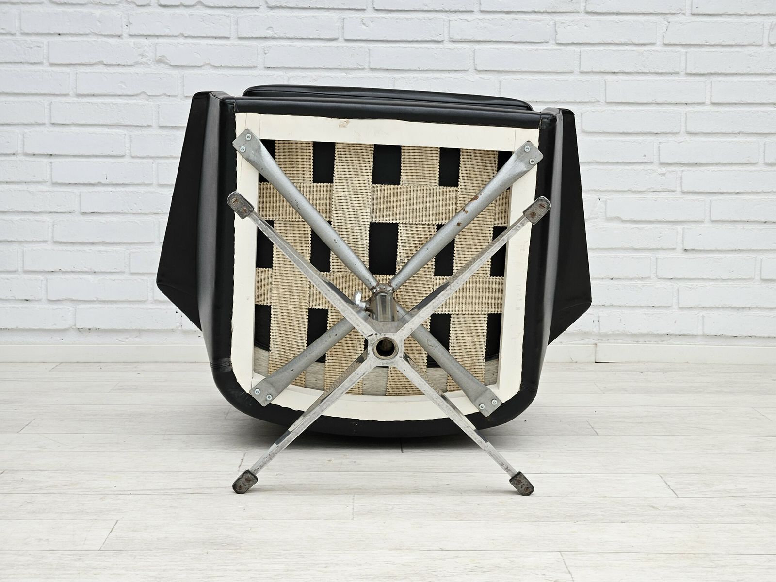 photo buy 1960s, Scandinavian Design, Swivel Chair, Original Condition, Artificial Leather, Cast Aluminum Base.