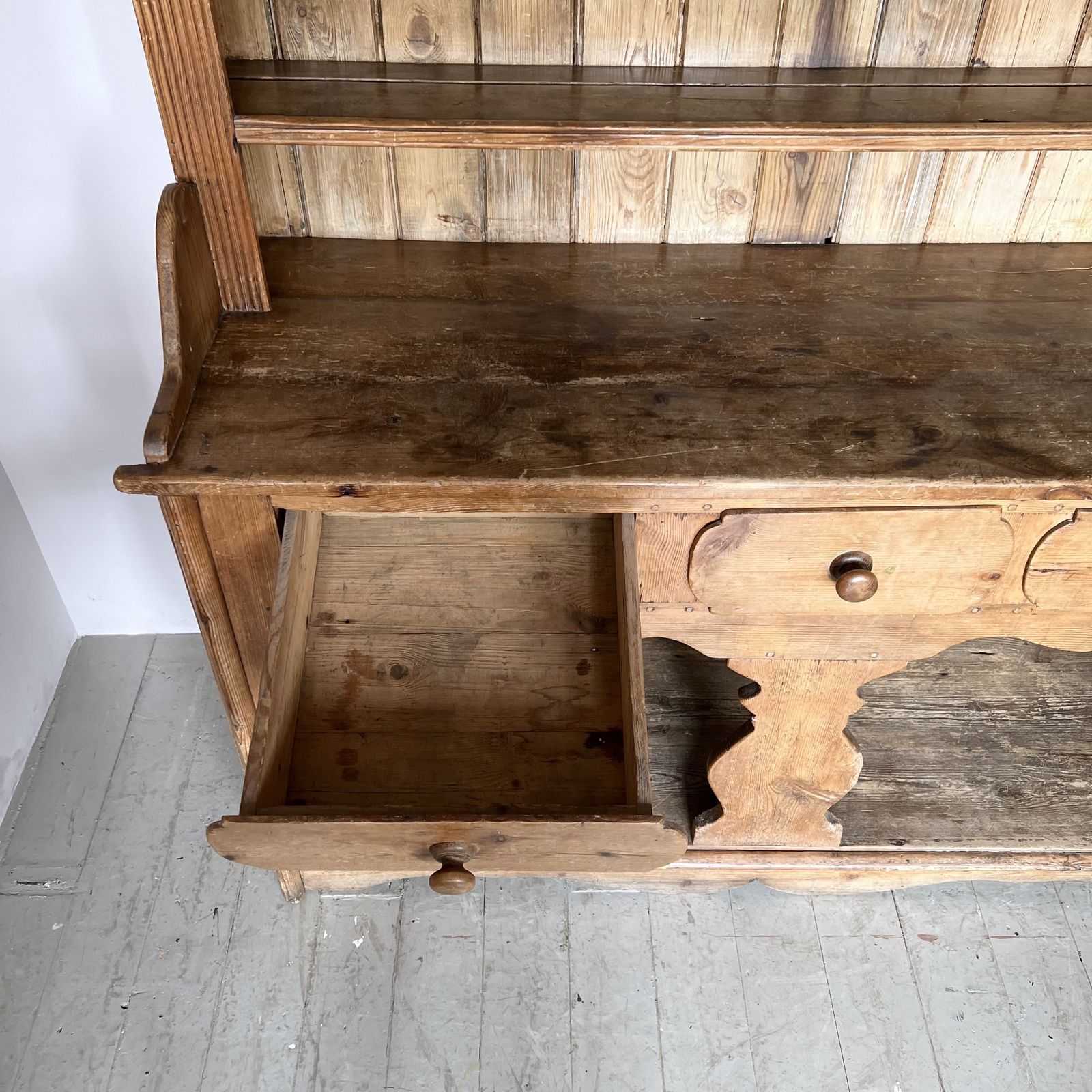 Furniture Large 19th Century Pine Farmhouse Dresser photo
