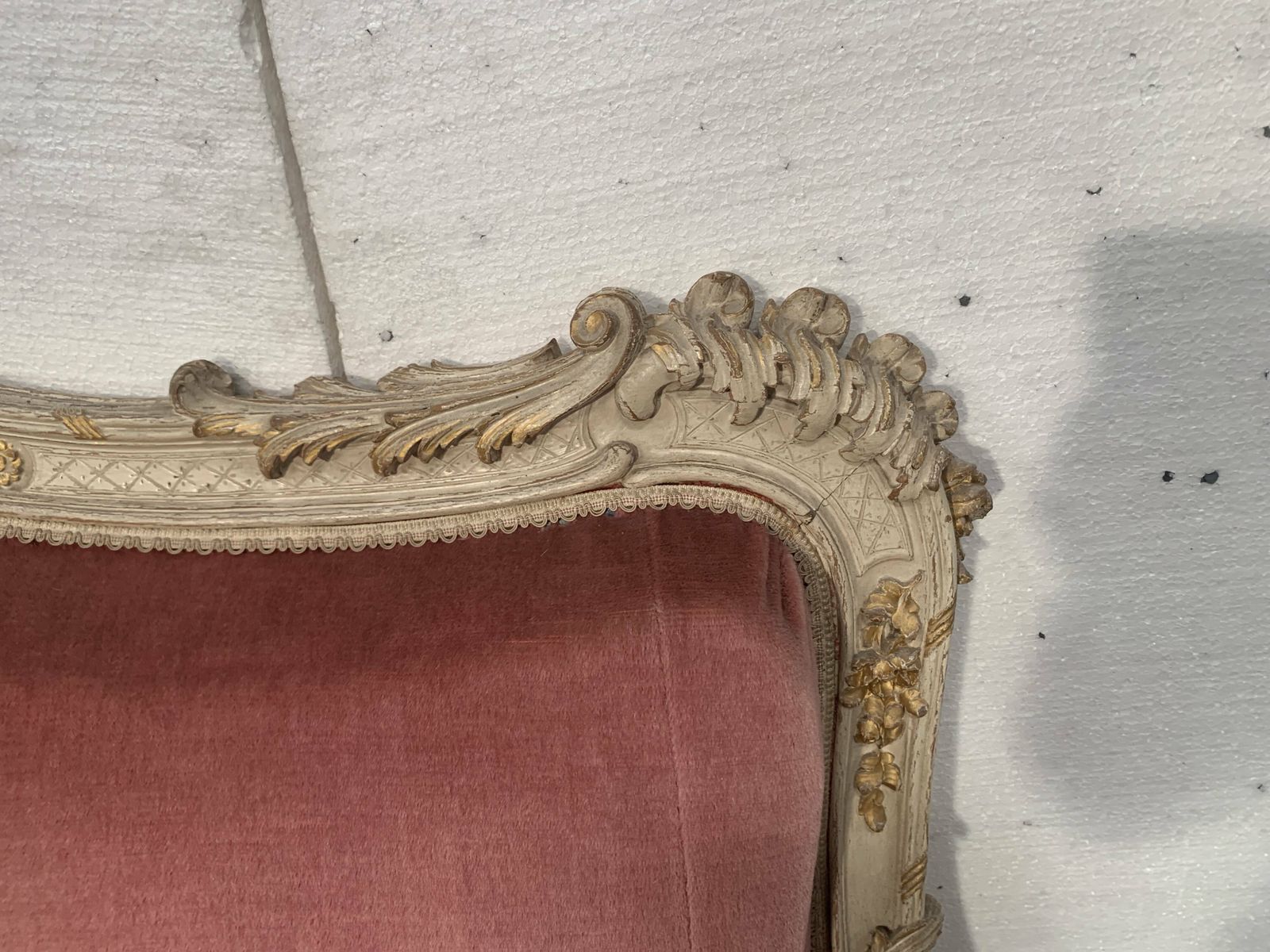 photo for sale Louis XV Style Bench In Lacquered And Gilded Beech, 20th Century