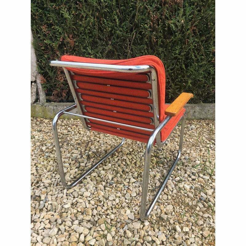 photo furniture Pair Of Vintage Mb Lounge Armchairs By Marcel Breuer For Knoll