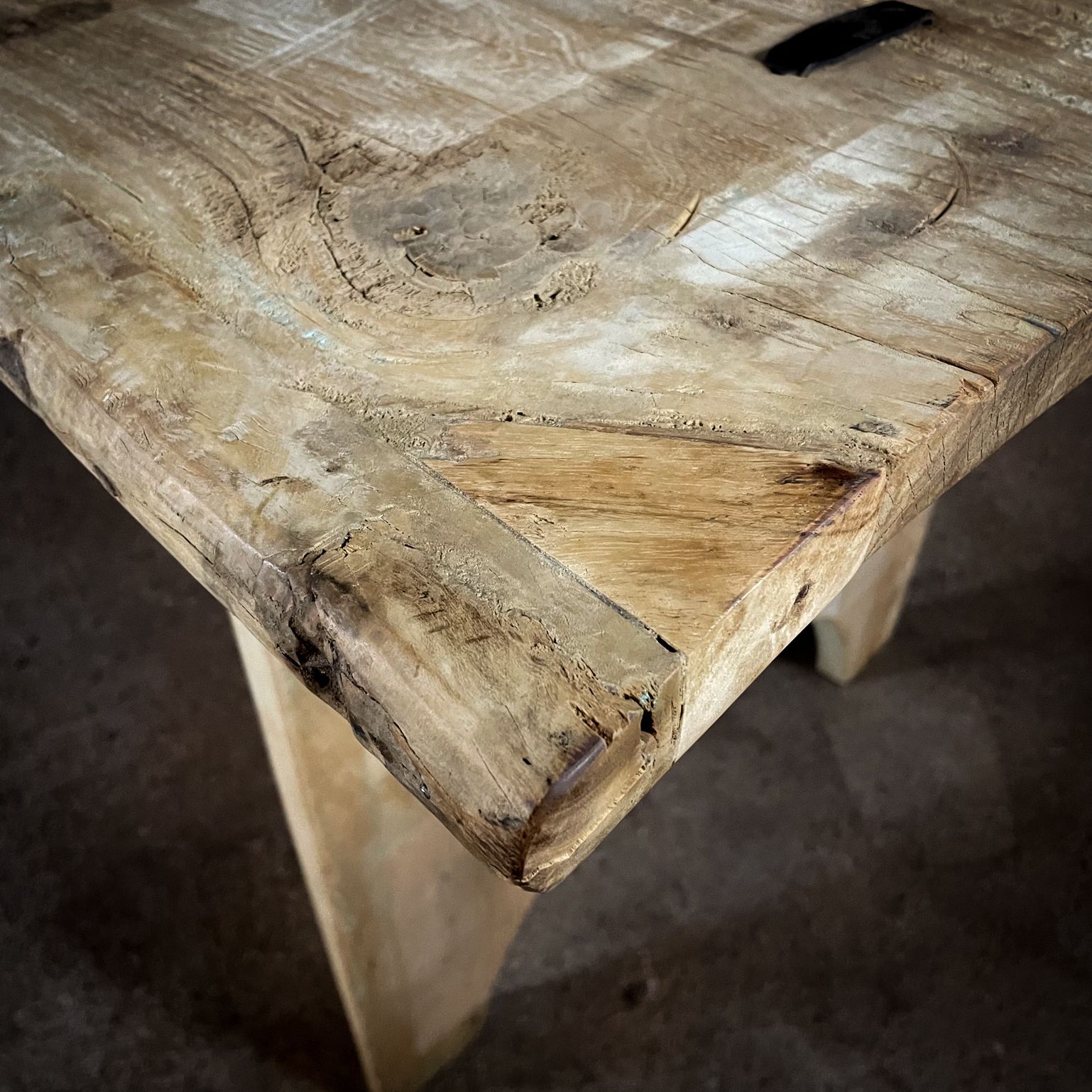 Wabi Sabi Teakhouten Eettafels – 3 Stuks Beschikbaar photo Meubels