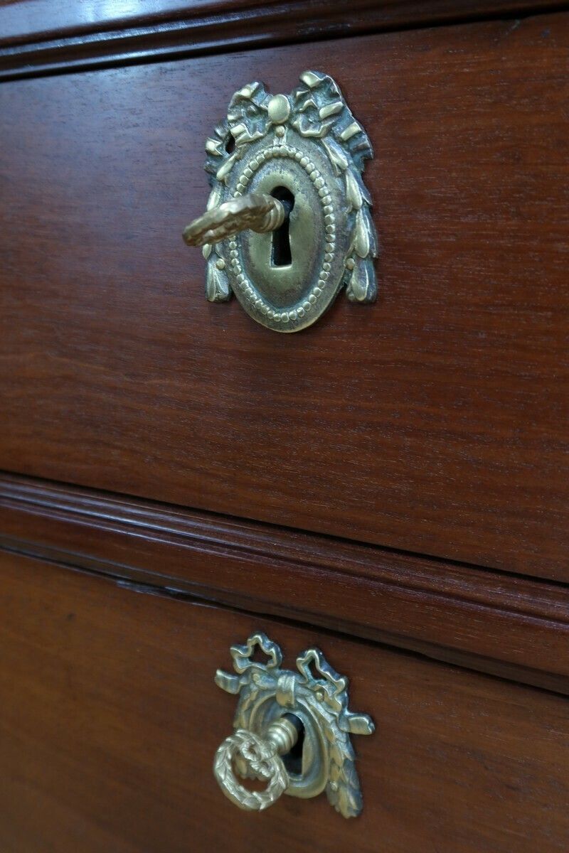 photo vinterior Mahogany Guillotine Secretary, Louis XVI Period – Late 18th Century