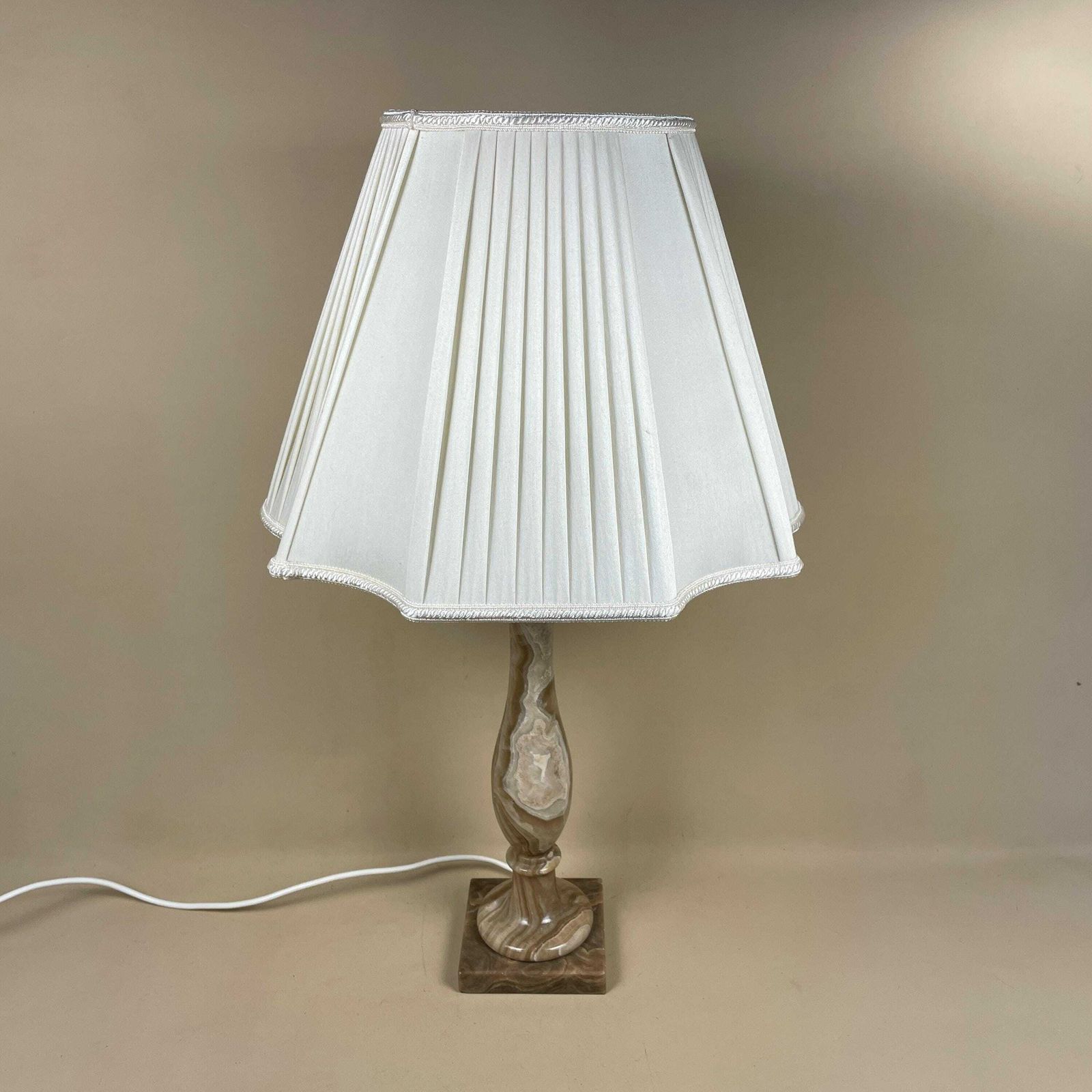 Antique Onyx Marble Lamp Light Brown Earth Colour Bedside Side Table Desk Marbled Patterned Vintage Downton Pleated Cream Shade Lampshade