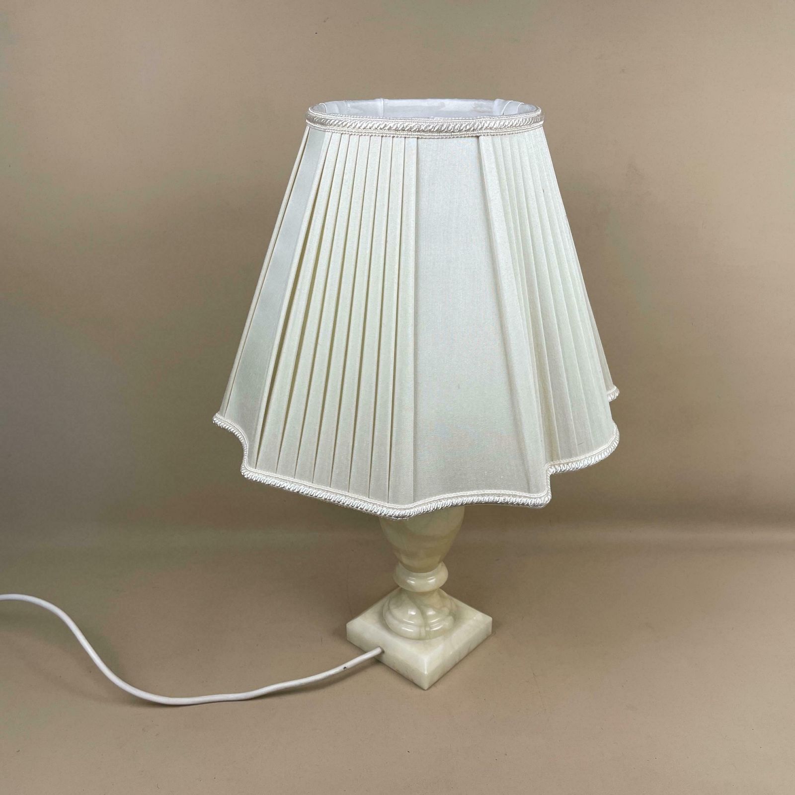 Antique Onyx Marble Lamp Light Brown Cream Bedside Side Table Desk Marbled Patterned Vintage Downton Pleated Cream Shade Lampshade photo vintage