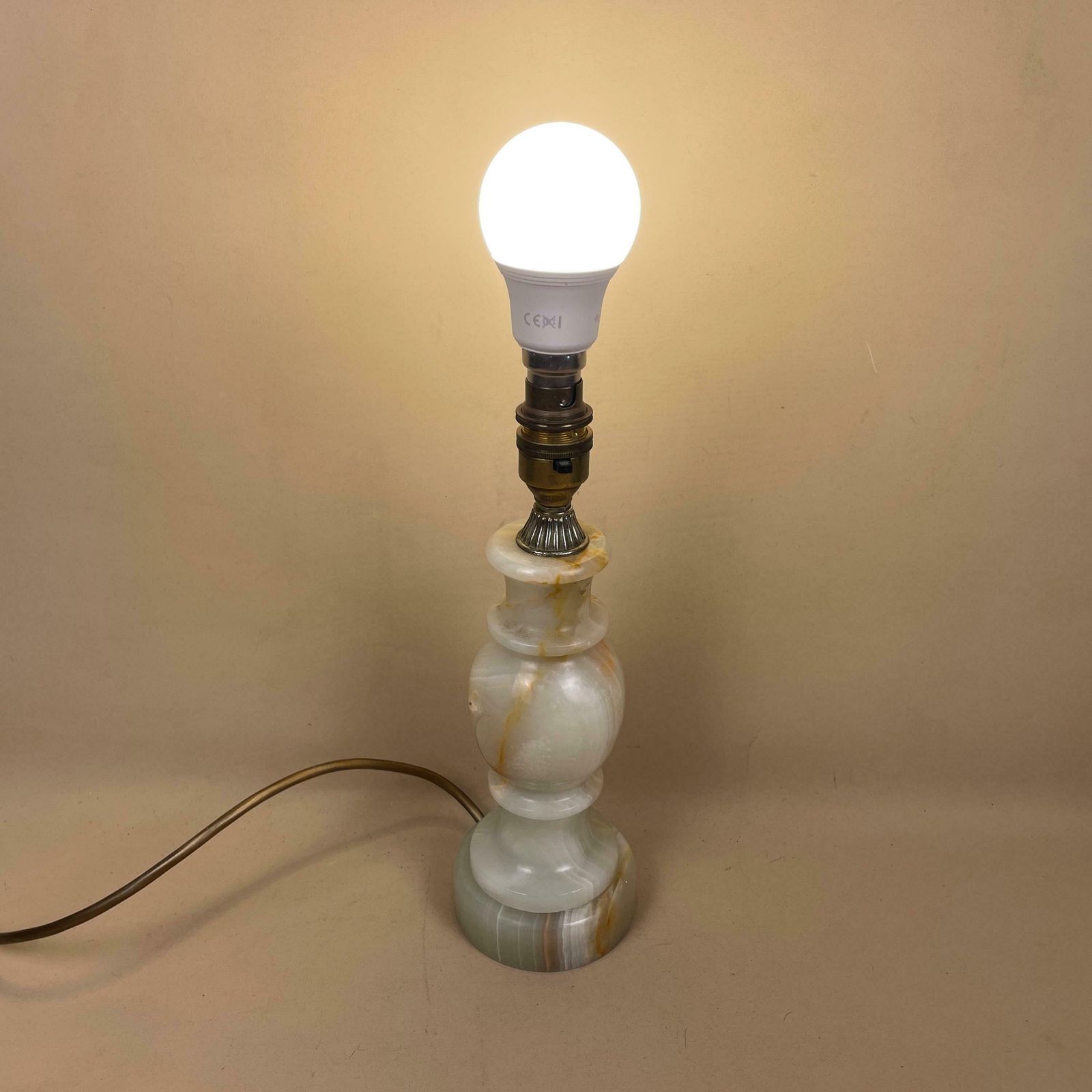 photo furniture Antique Onyx Marble Lamp Light Green Gold Brass Bedside Side Table Desk Marbled Patterned Vintage Downton Stone Heavy