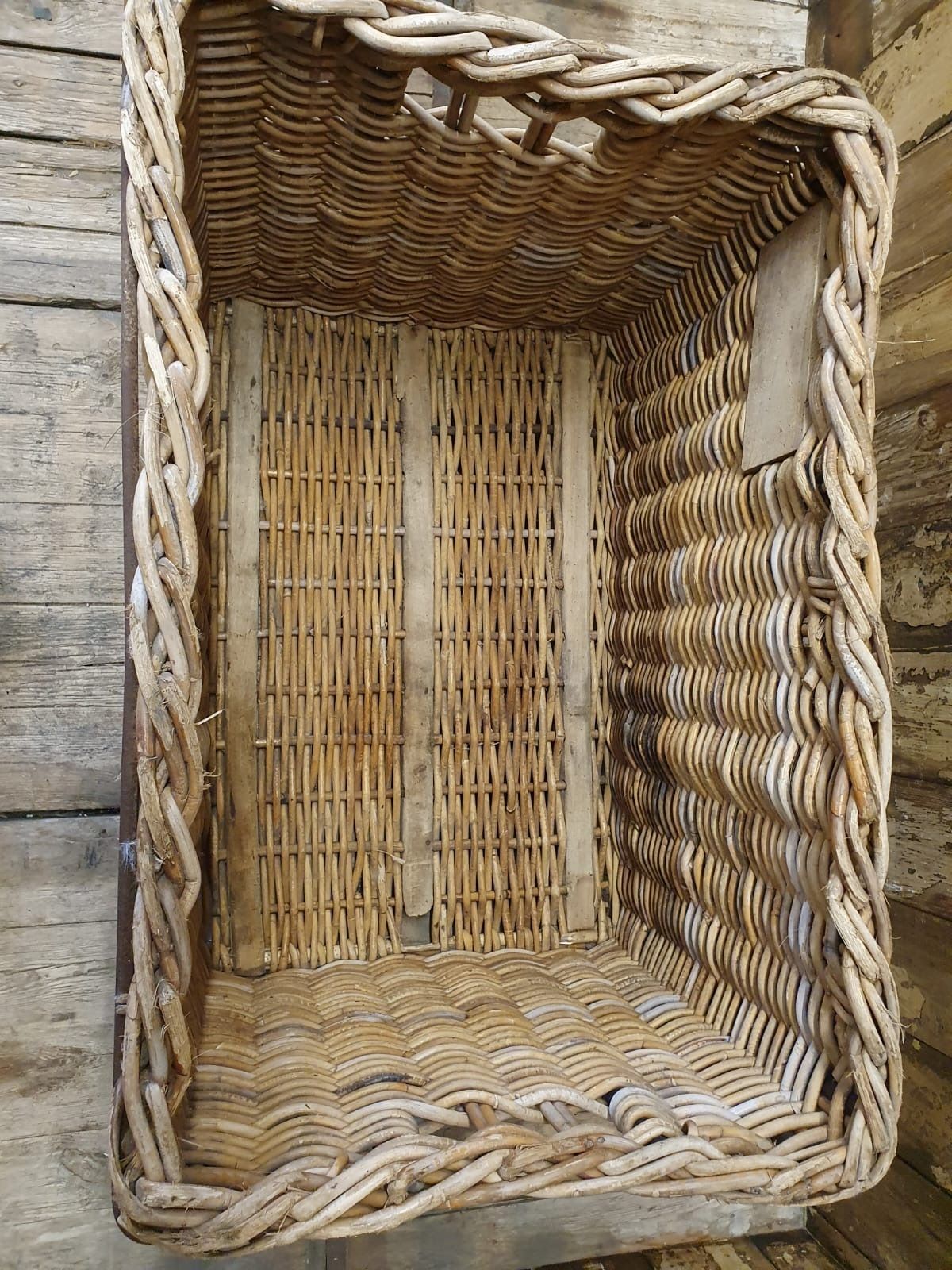 French Factory Basket photo vinterior