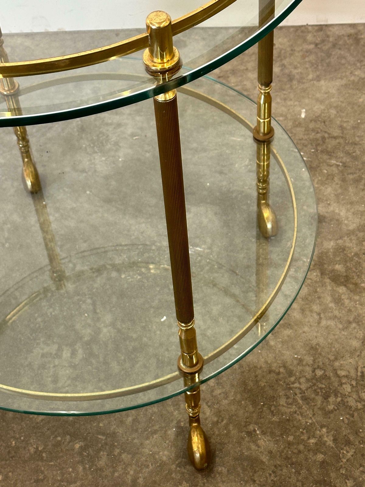 Mid Century Modern Italiaanse Barkar Van Messing En Glas, Jaren 1970, Italië. photo vinterior