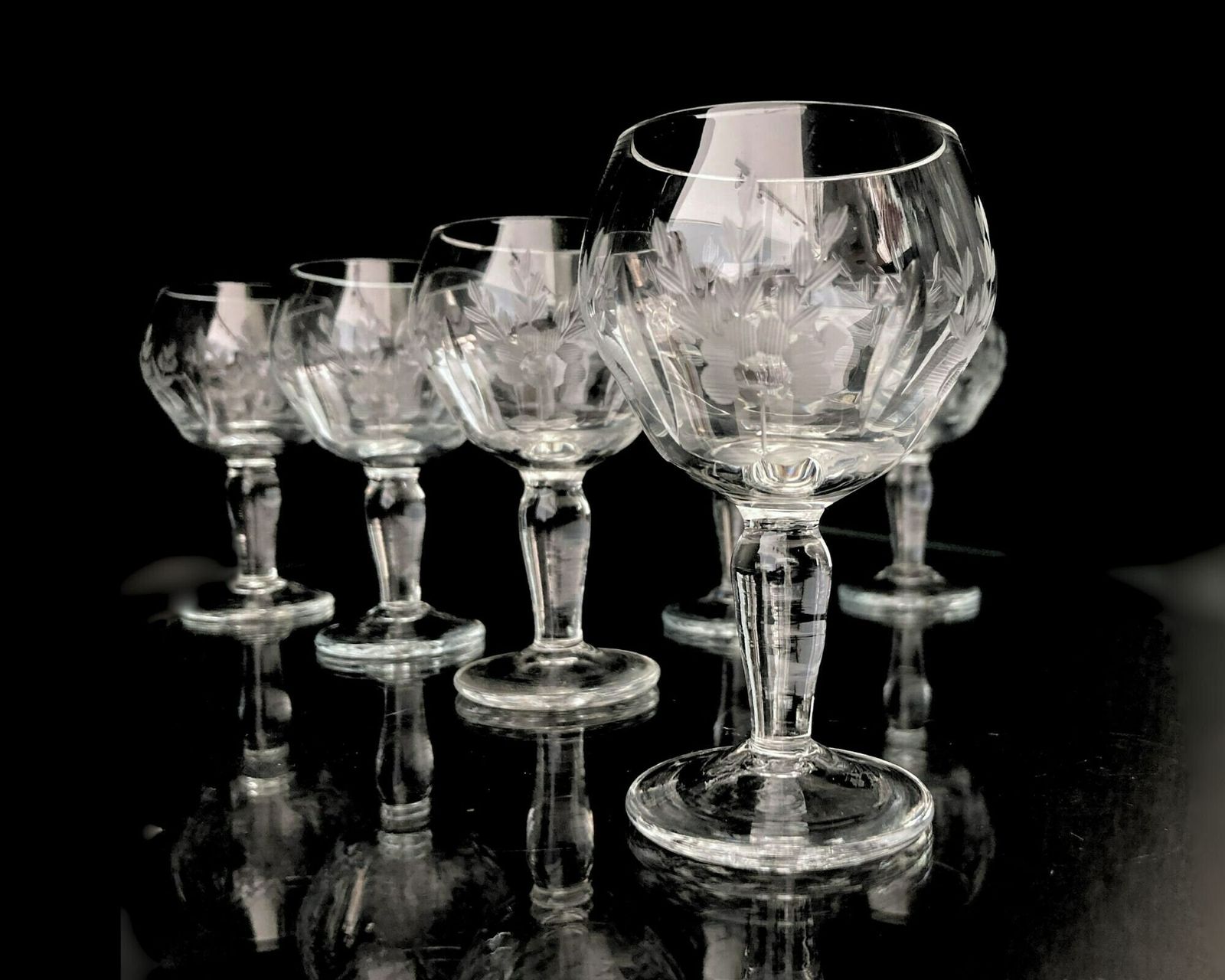 Kristallen Franse Cordiaalglazen | 6 Stuks Gegraveerd | Cadeau Voor Haar photo furniture
