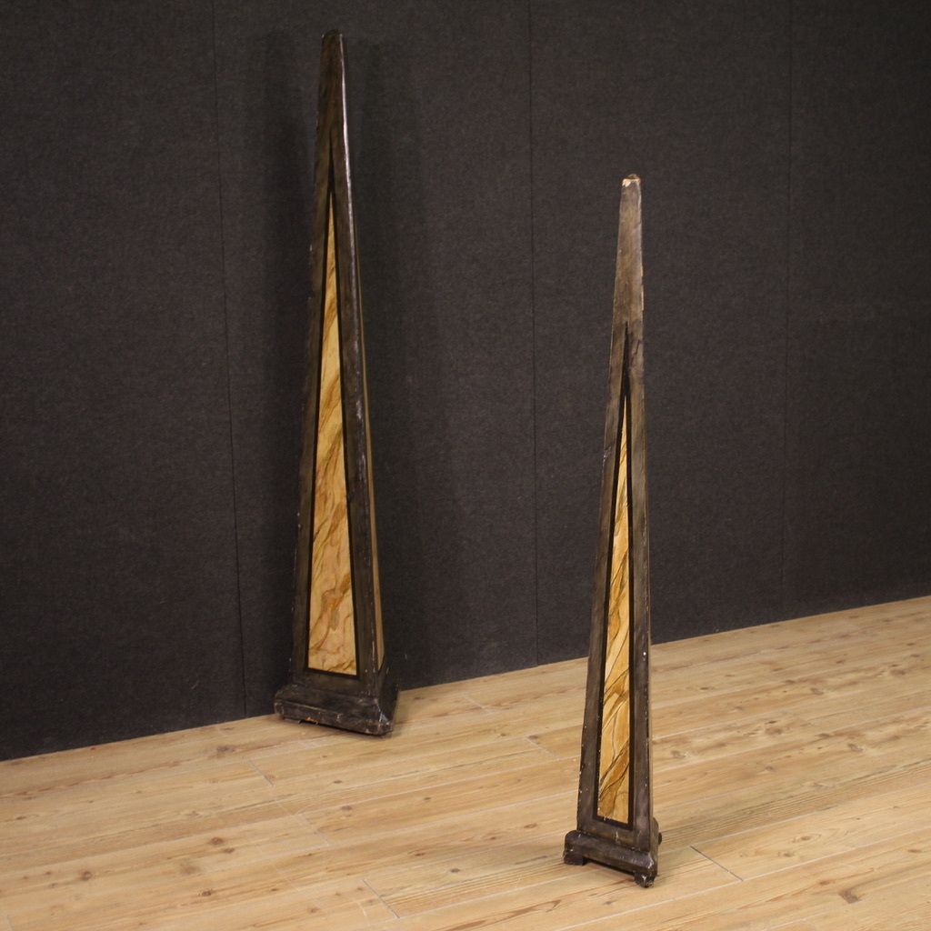Great Painted Wooden Obelisks From The 20th Century photo 2000.0