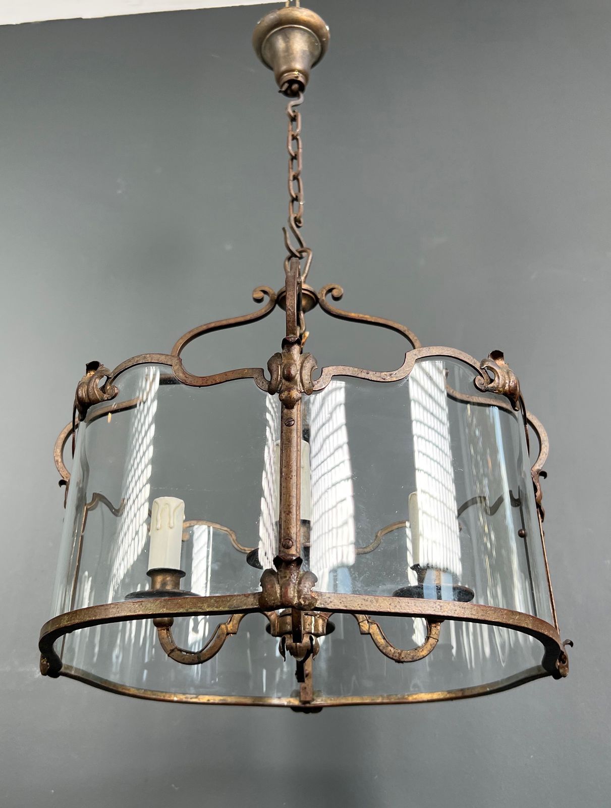 photo vinterior Rare Lantern In Wrought Iron, Gilded And Curved Glass With 4 Lights