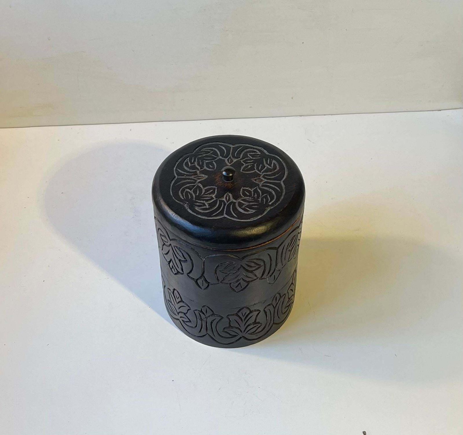 Antique Swedish Folk Art Tea Caddy In Hand Carved Wood, 19th Century photo furniture