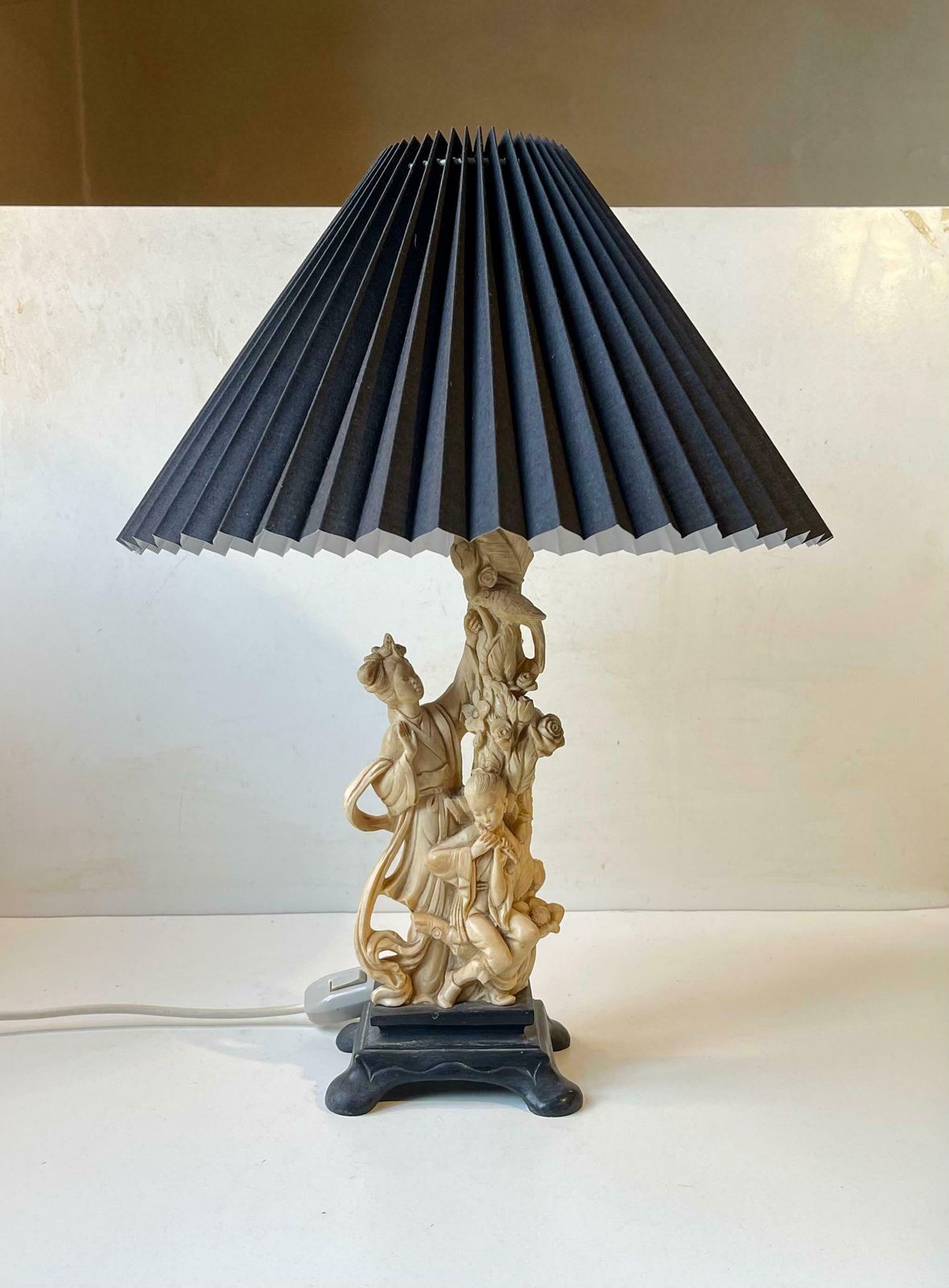 Italian Faux Ivory Geisha Table Lamp By Amilcare Santini, 1940s photo Lighting