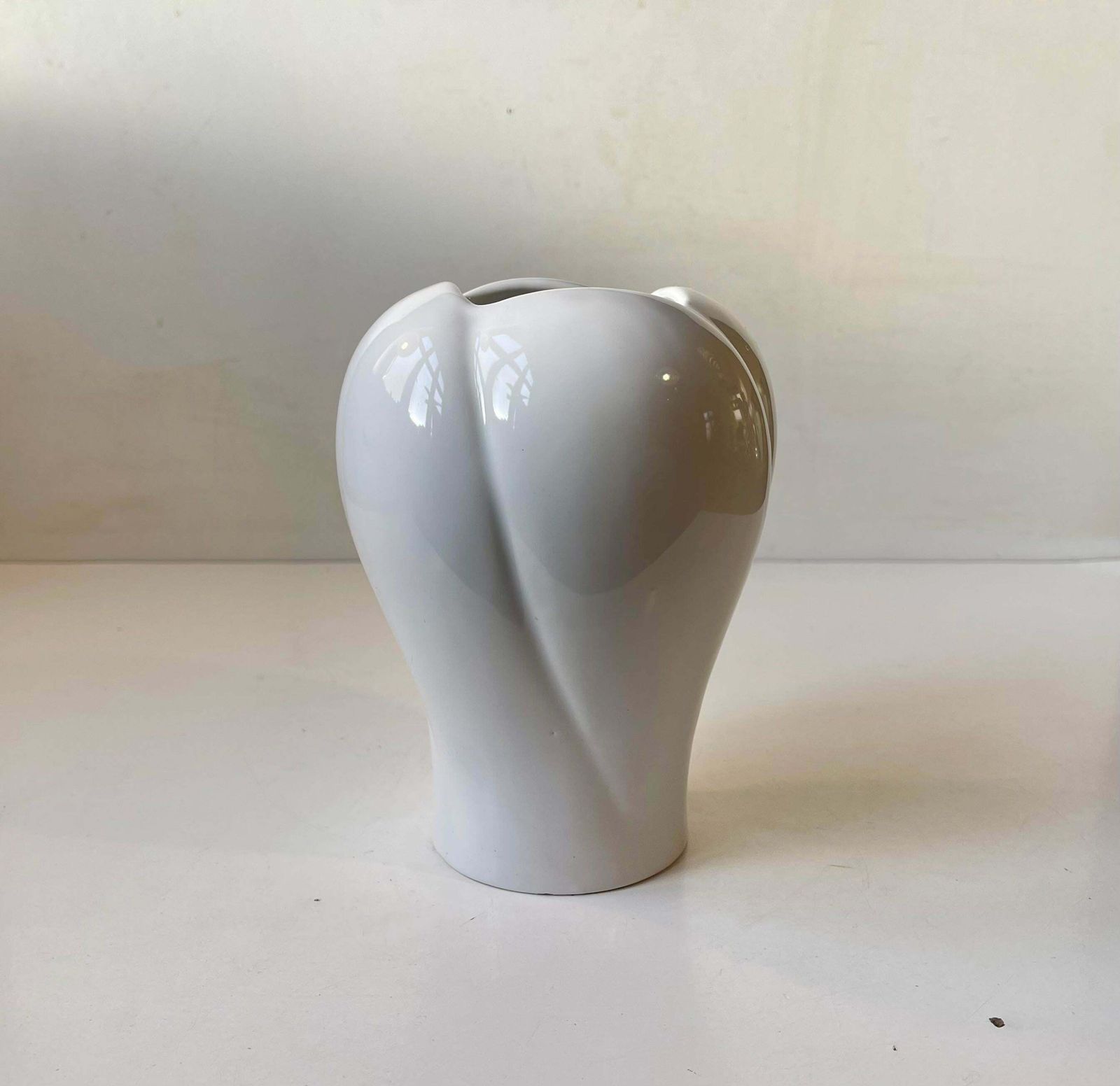 Four Petal Modernist Vase In White Porcelain, 1970s photo for sale