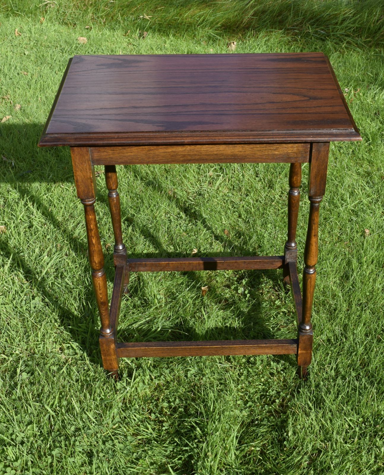 photo furniture Early 20th Century Oak Lamp Table
