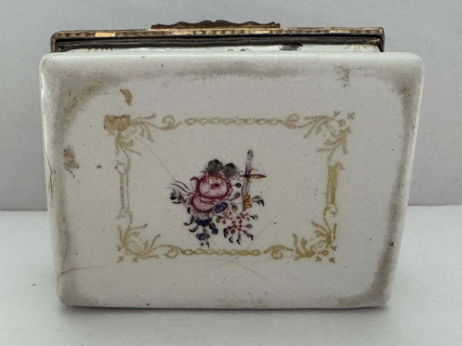 photo for sale 18th Century South Staffordshire Snuff Box