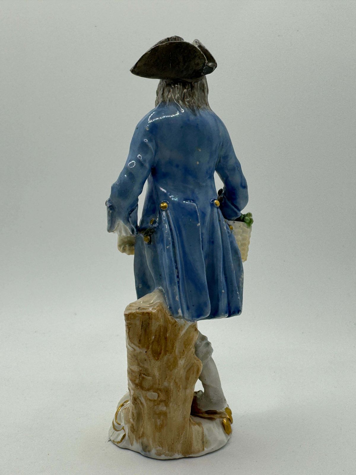 18th Century Meissen Figure 'Street Trader Selling Grapes' photo 2000.0
