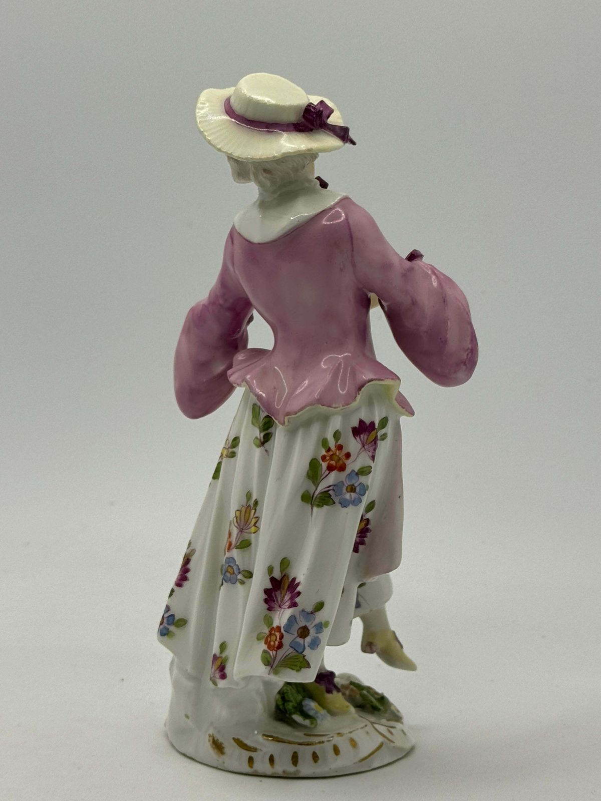 18th Century Meissen Figurine Of A Lady photo 2500.0