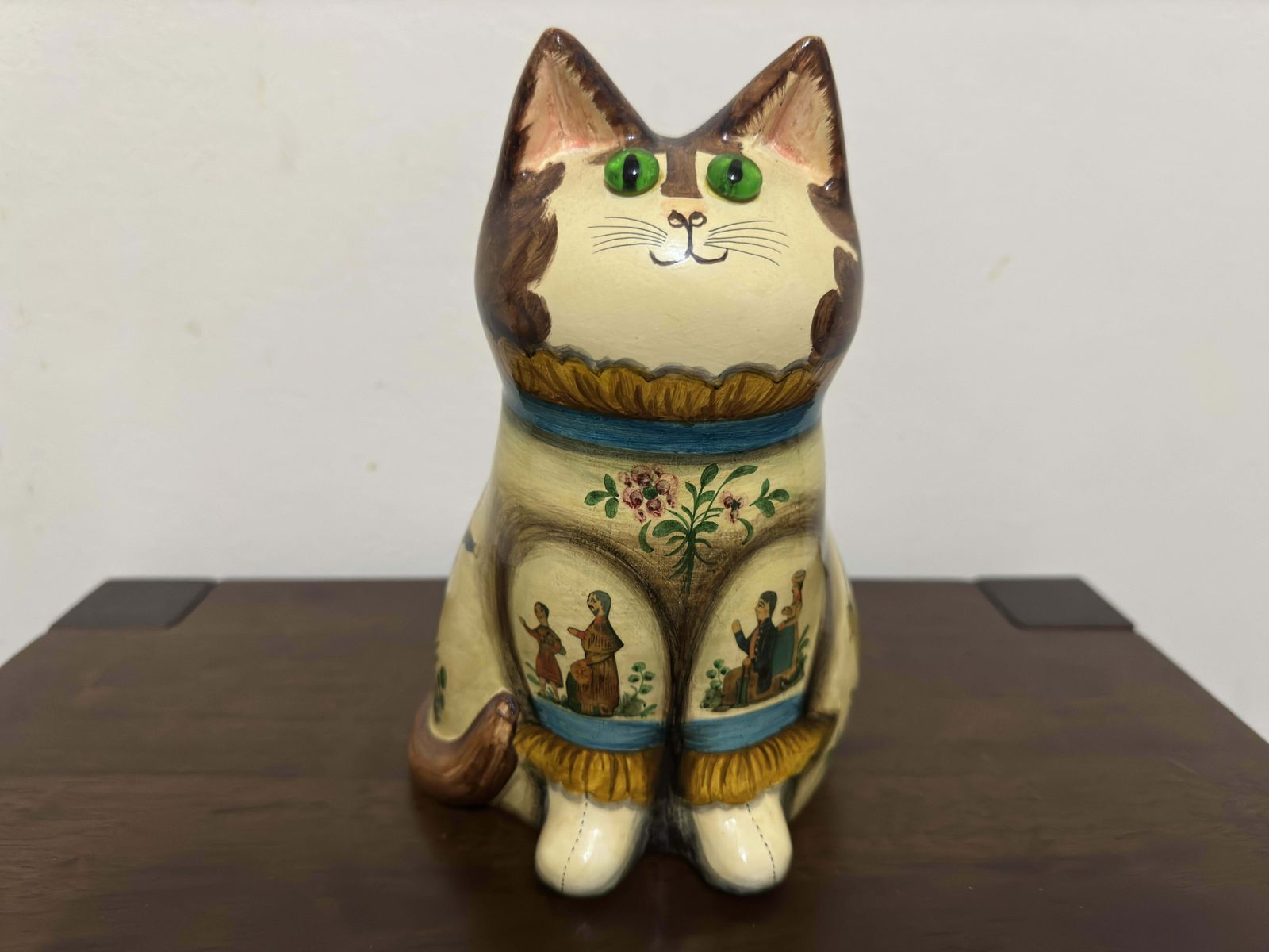 photo furniture Joan And David De Bethel Papier Mache Cat  1977