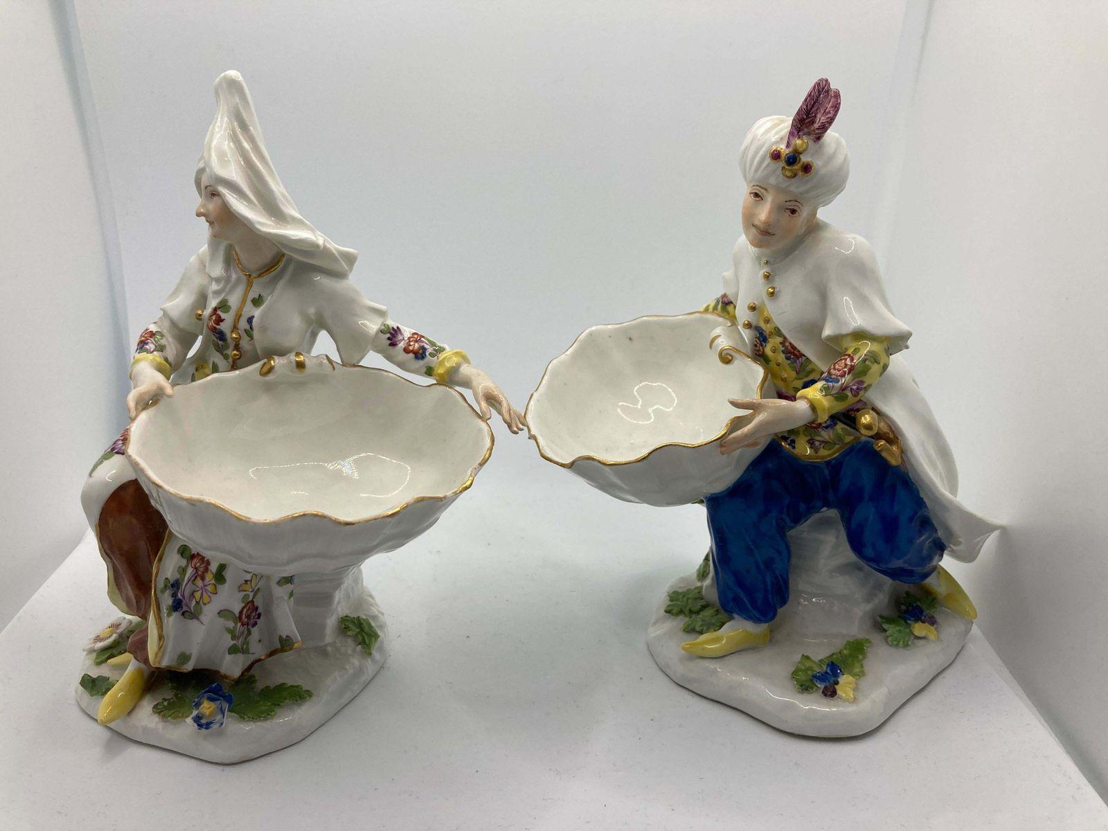 Home Decor 18th Century Meissen Turkish Pair Holding Sweetmeat / Table Salt Bowls photo