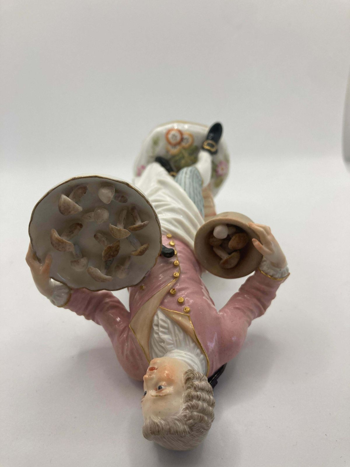 photo for sale Meissen Mushroom Seller "Pilzverkäufer" With Blue Eyes, Circa 1747
