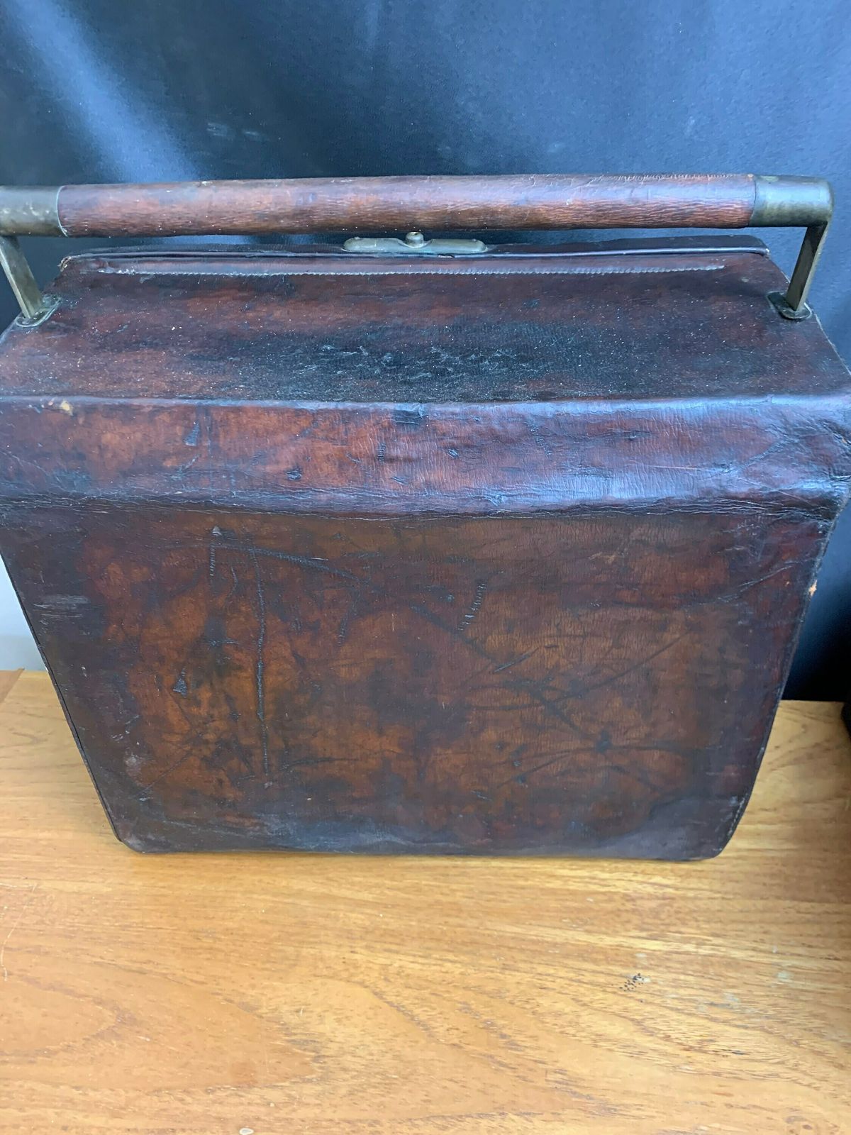 Antique Doctor’s Or Apothecary’s Leather Case C.1920’s photo vinterior