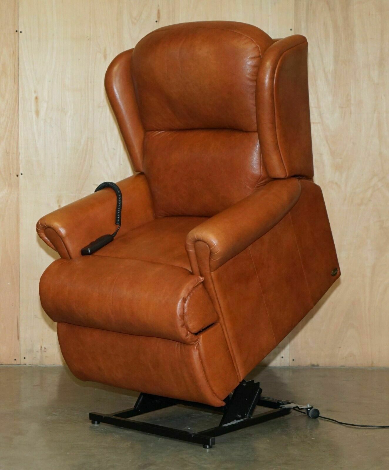 photo buy Rrp £7,000 Sherborne Leather Upholstery Pair Of Rise Recliner Armchairs And Sofa