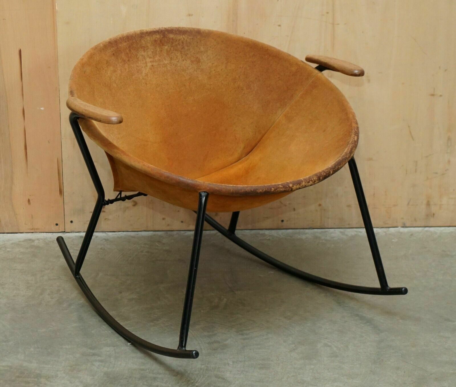 1960's Rare Balloon Lounge Rocking Armchair By Hans Olsen For Warm Nordic
