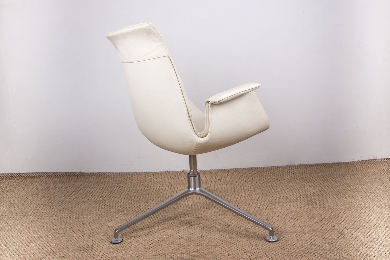 Danish Armchair In White Leather And Chromed Steel, Model Fk 6725 Or “Tulip Chair” By Preben Fabricius And Jørgen Kastholm For Walter Knoll photo vinterior