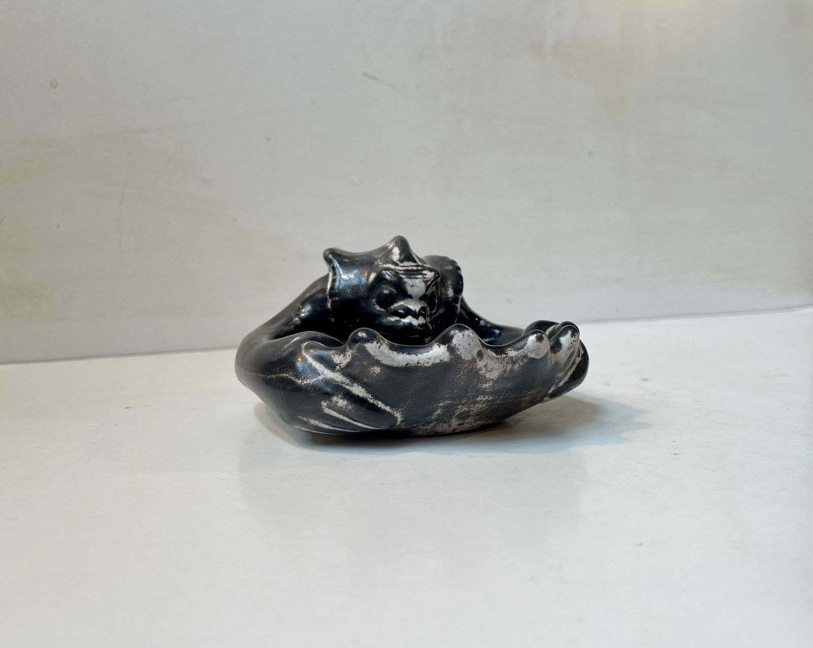 Antique Karl Hansen Reistrup Demon Dish In Ash Glaze For Herman A. Kähler, 1890s photo vinterior