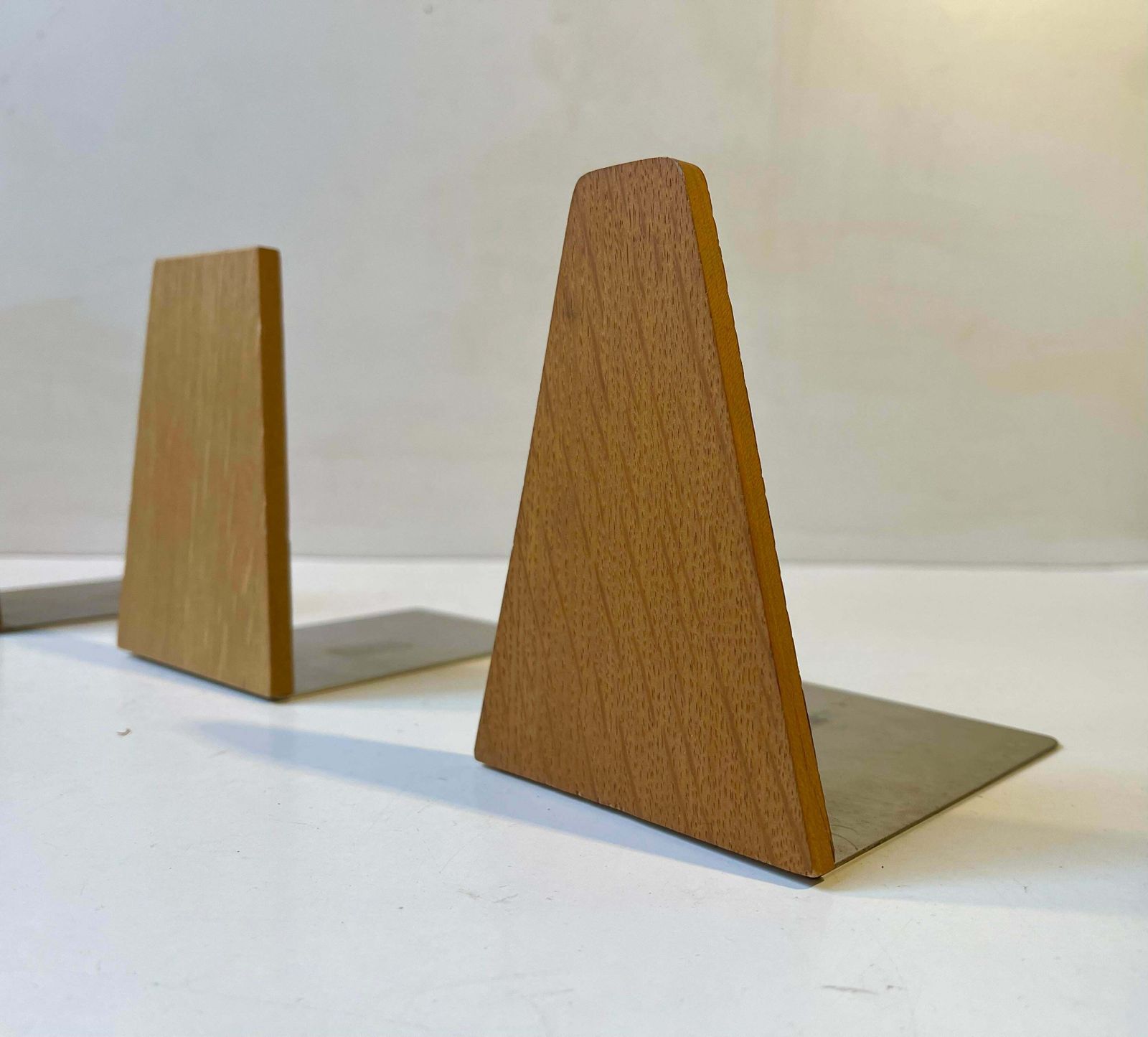 Vintage Scandinavian Bookends In Oak, 1960s, Set Of 3 photo vinterior