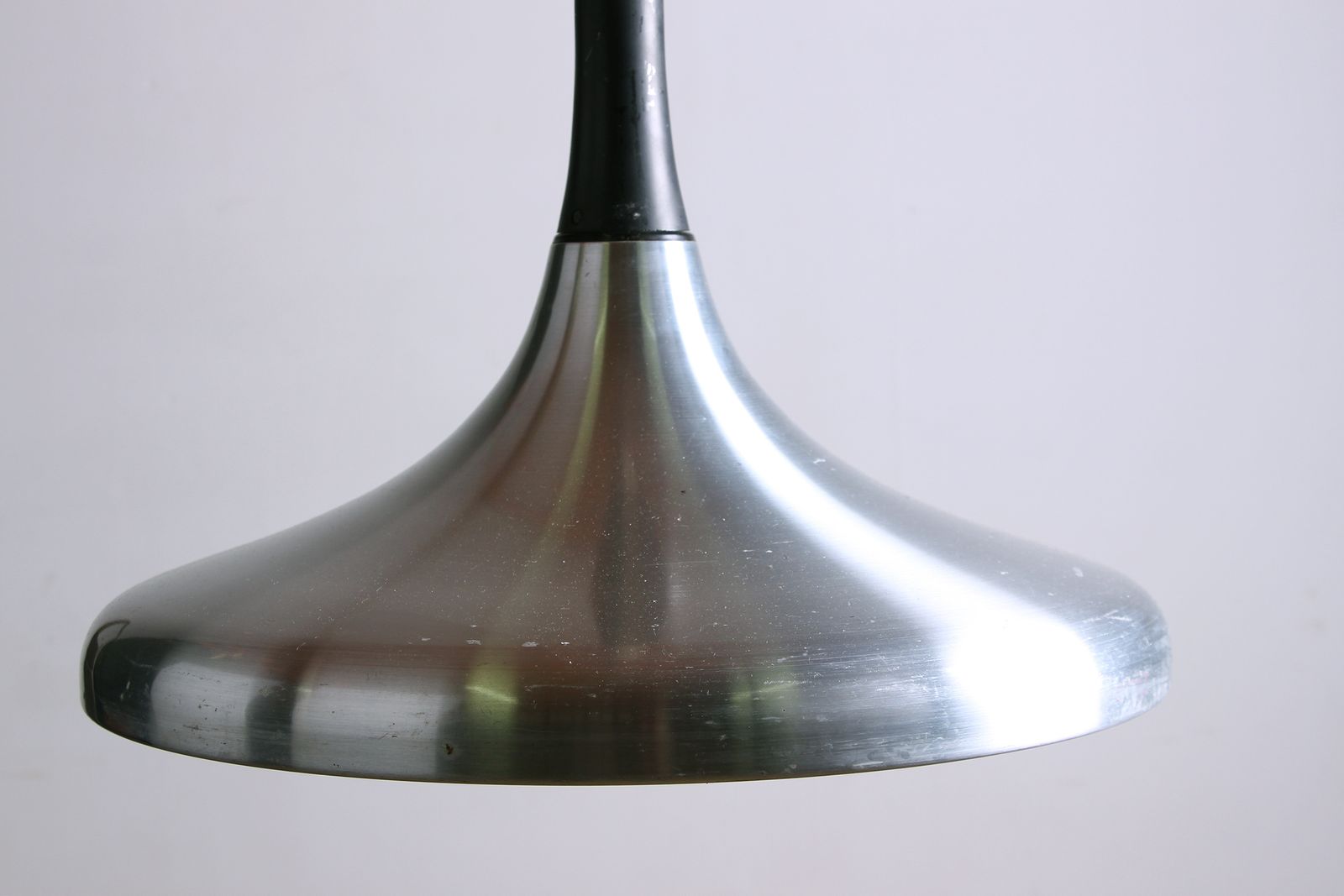 Grande suspension allemande en métal chromé, modèle Tulip par Erco, 1960. photo furniture