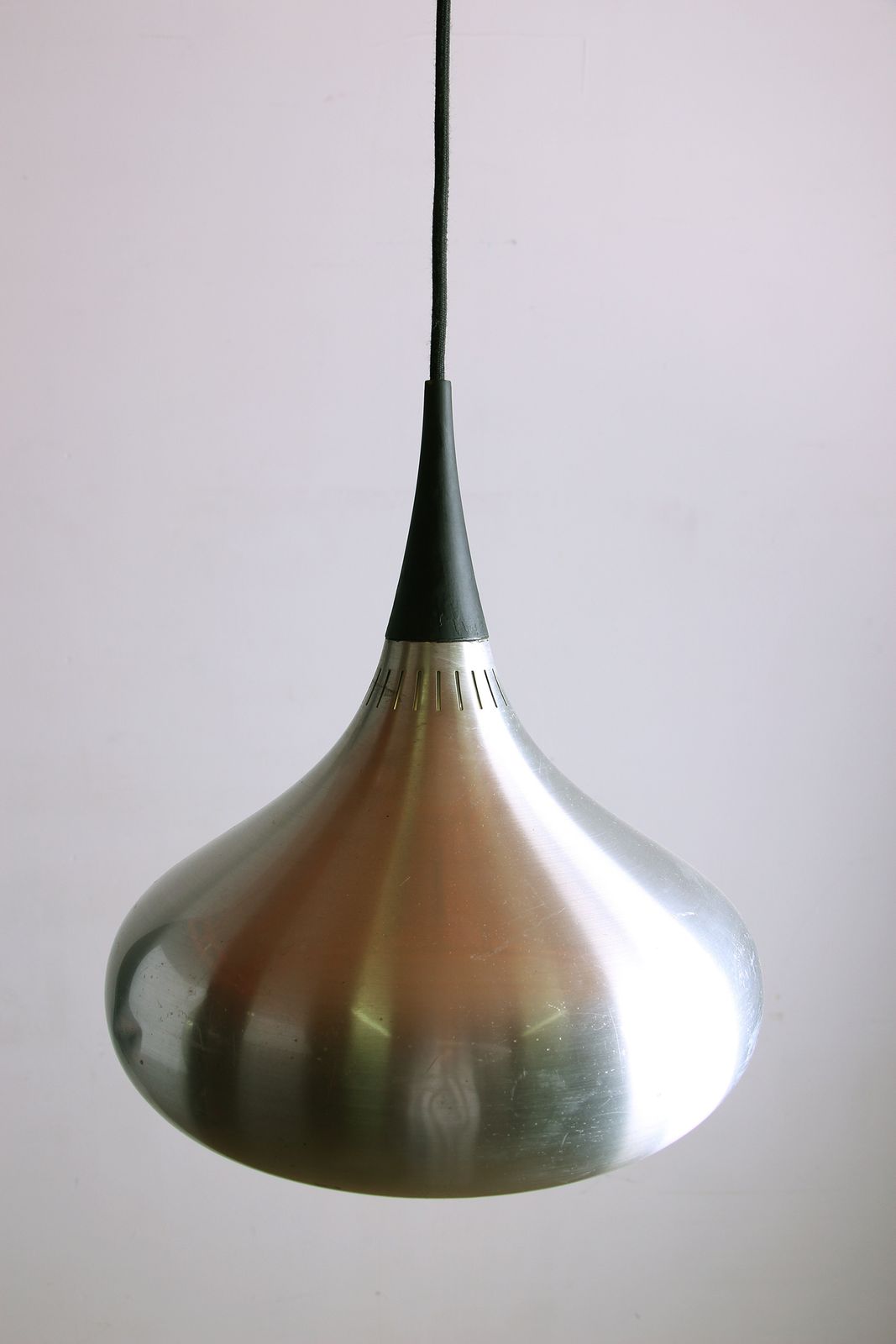 photo for sale Grande suspension en métal chromé, modèle Orient par Jo Hammerborg pour Fog & Morup, 1960.