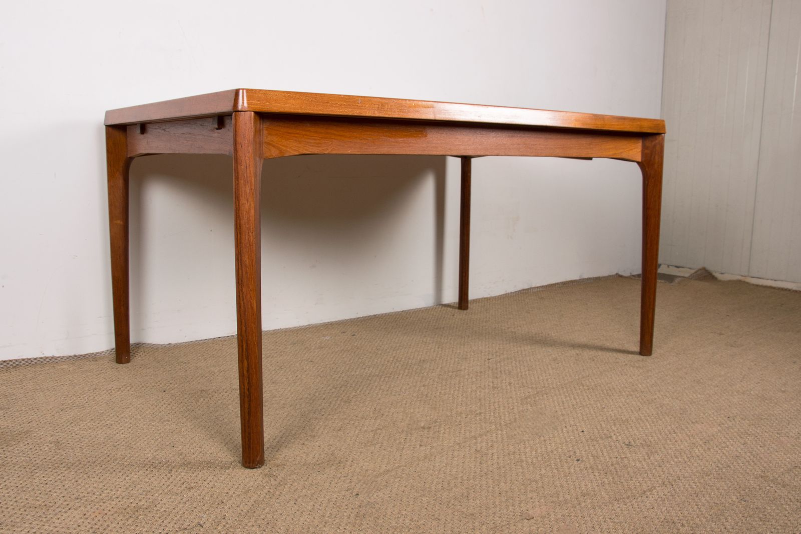 Table à manger danoise extensible en teck par Henning Kjaernulf pour Vejle Stole, 1960. photo for sale