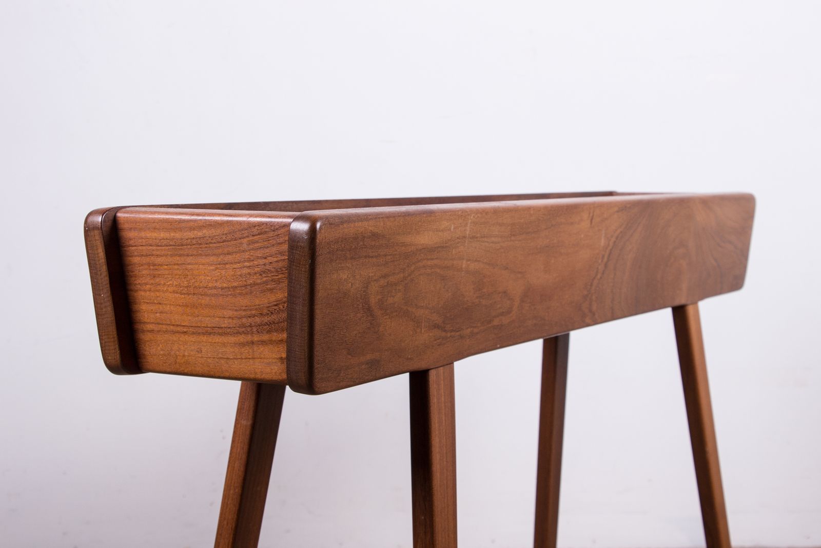 photo furniture Large Danish Beech And Zinc Indoor Planter By Brdr Dalsaargd For Illum Bolighus 1960