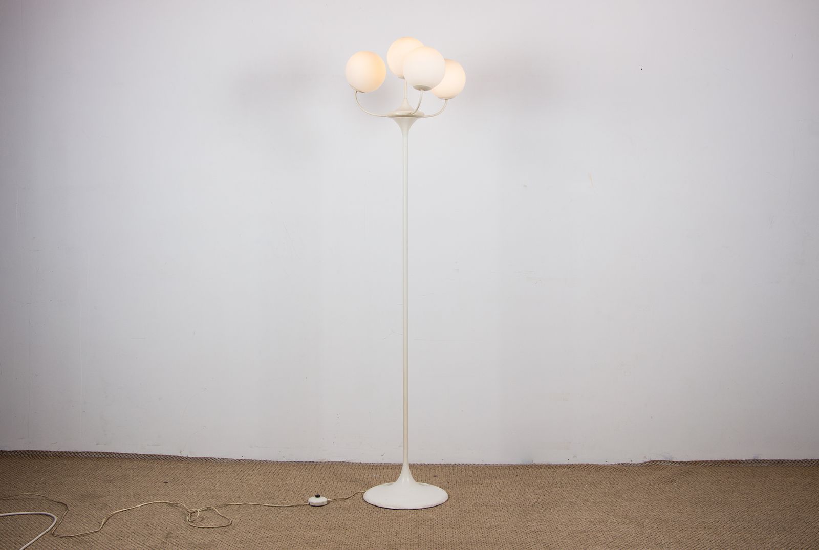 Grand lampadaire à 4 bras avec opalines, par Eva Renée Nele pour Temde Leuchten, 1960 photo furniture