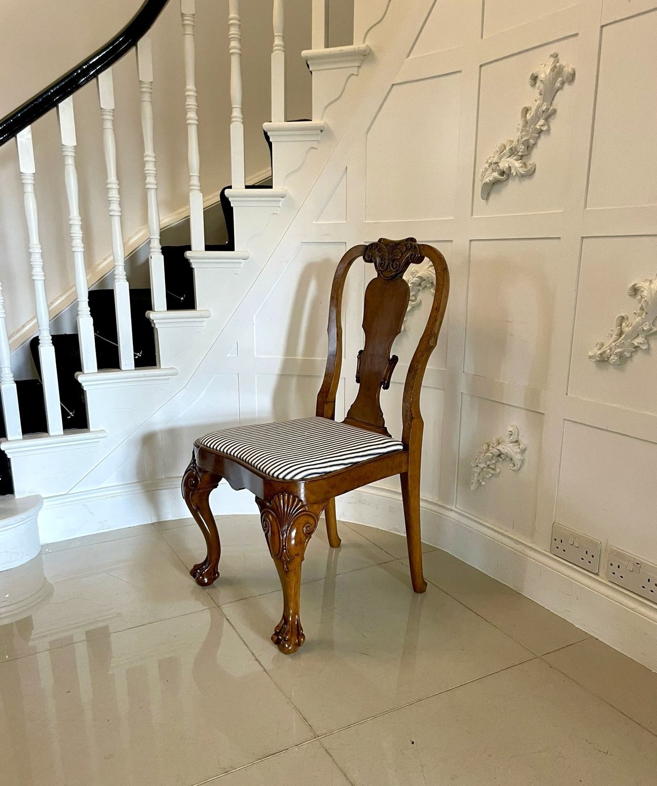 Outstanding Quality Set Of 12 Antique 19th Century Burr Walnut Dining Chairs photo for sale
